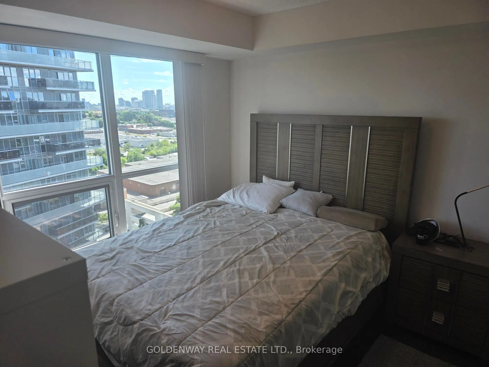 255 Village Green Square, #1401