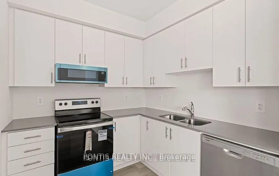 1695 Dersan Street, #220