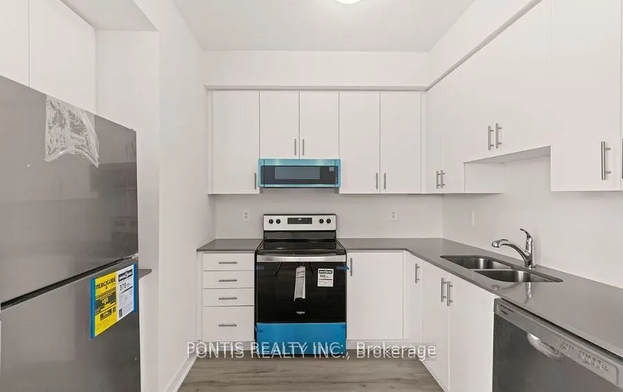 1695 Dersan Street, #220