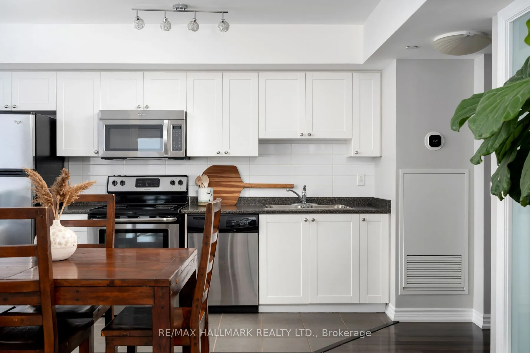 280 Donlands Avenue, #608