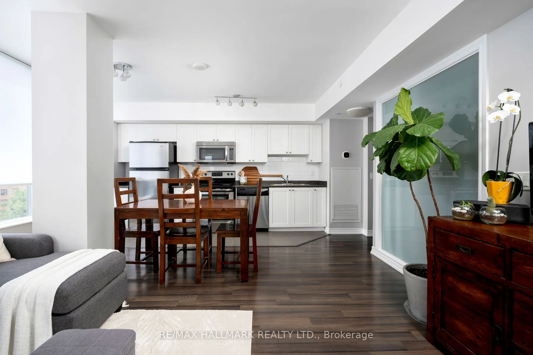 280 Donlands Avenue, #608
