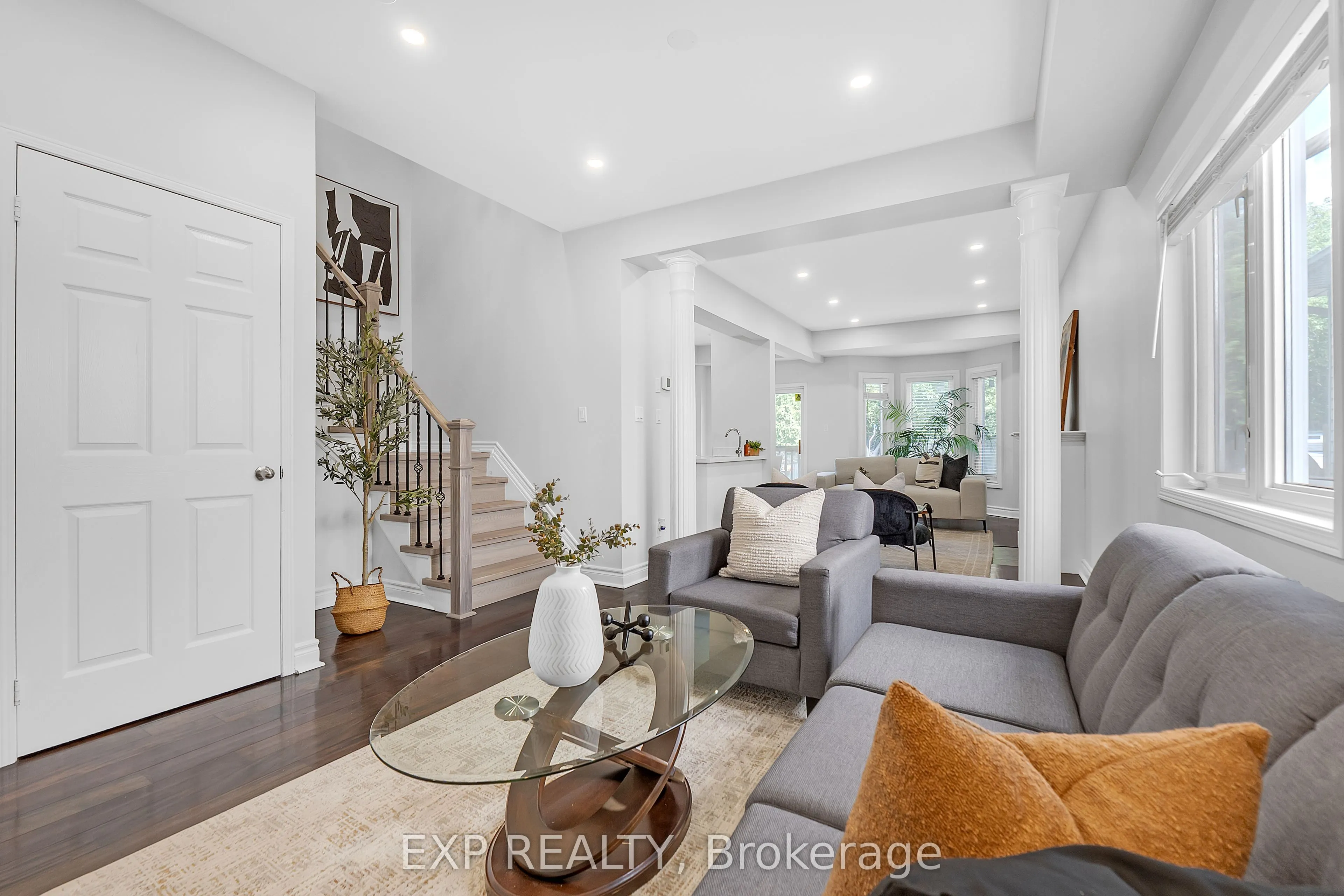 212 Shadow Place
