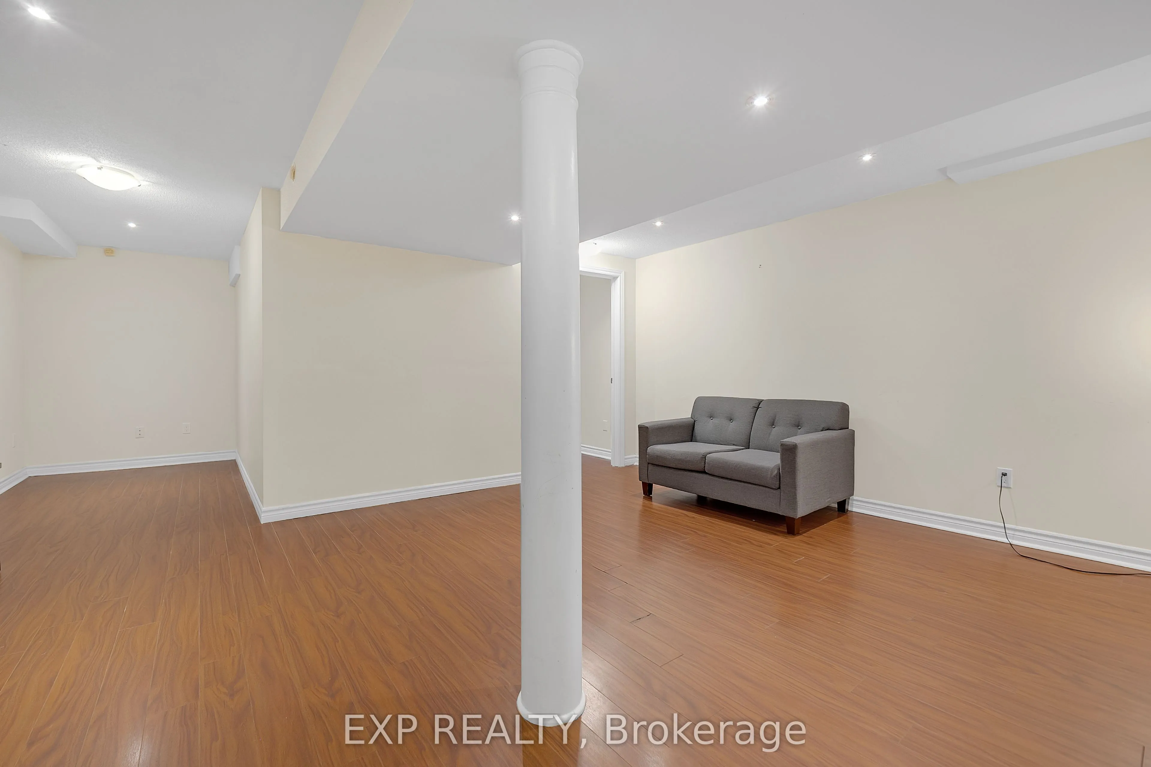 212 Shadow Place