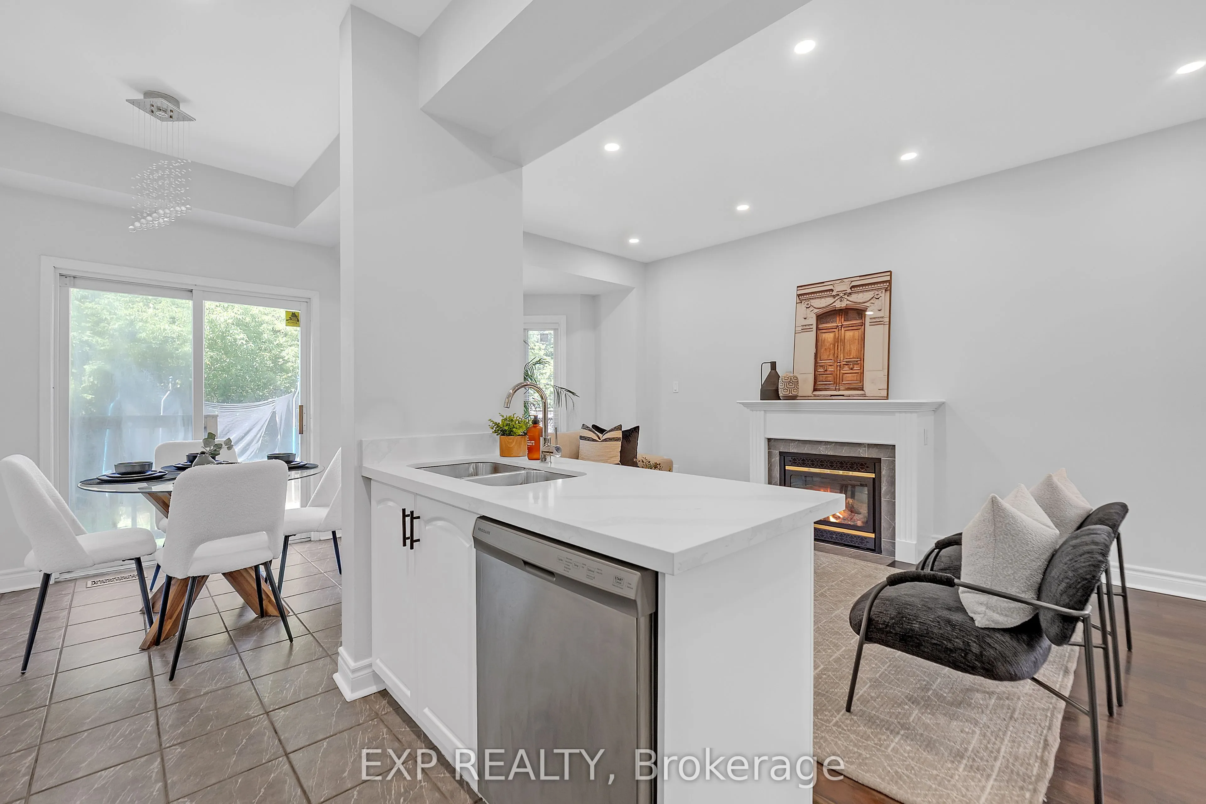 212 Shadow Place