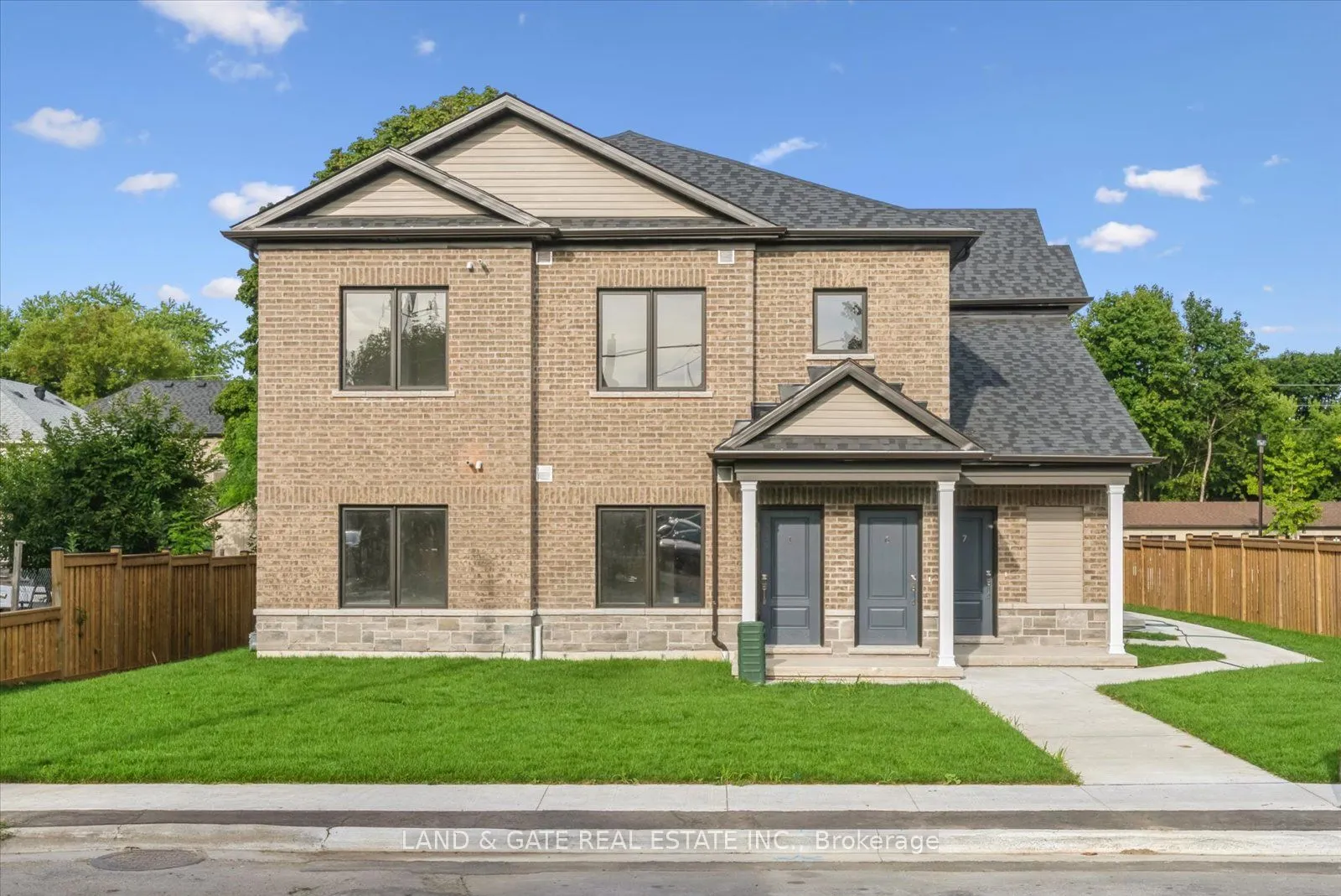 223 Albert Street, #3