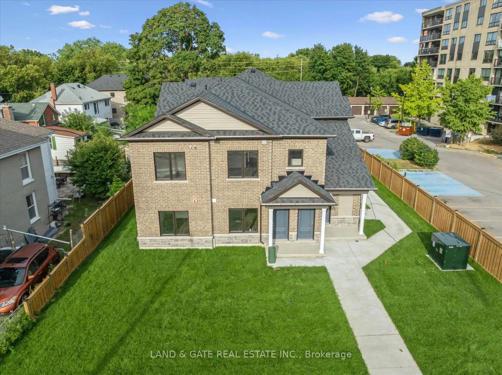 223 Albert Street, #3