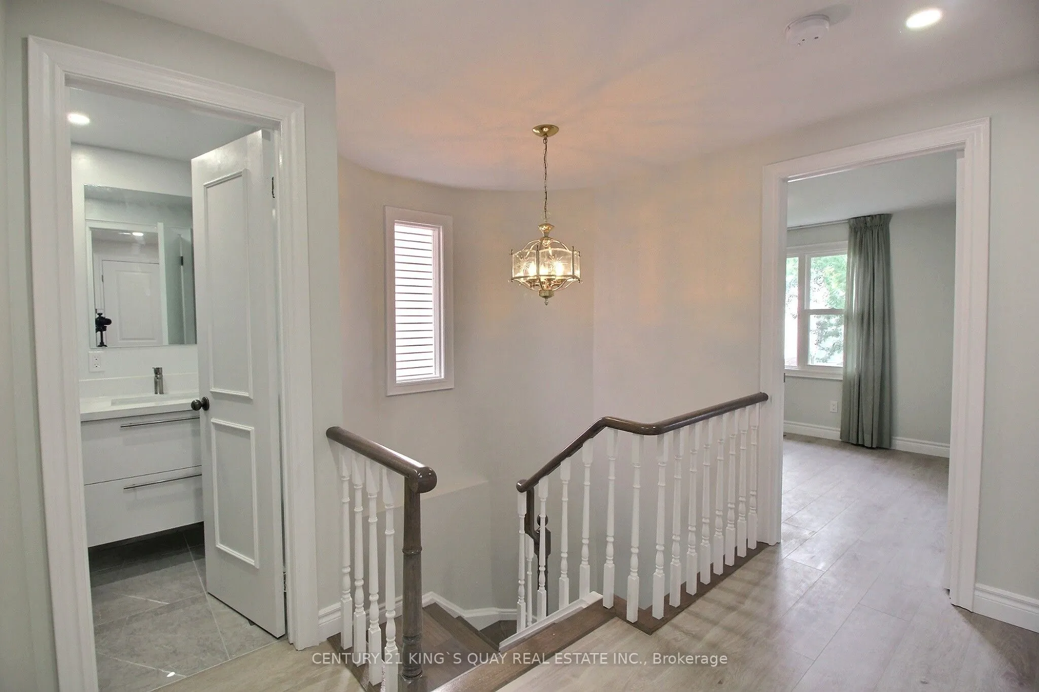 17 Sandyhook Square