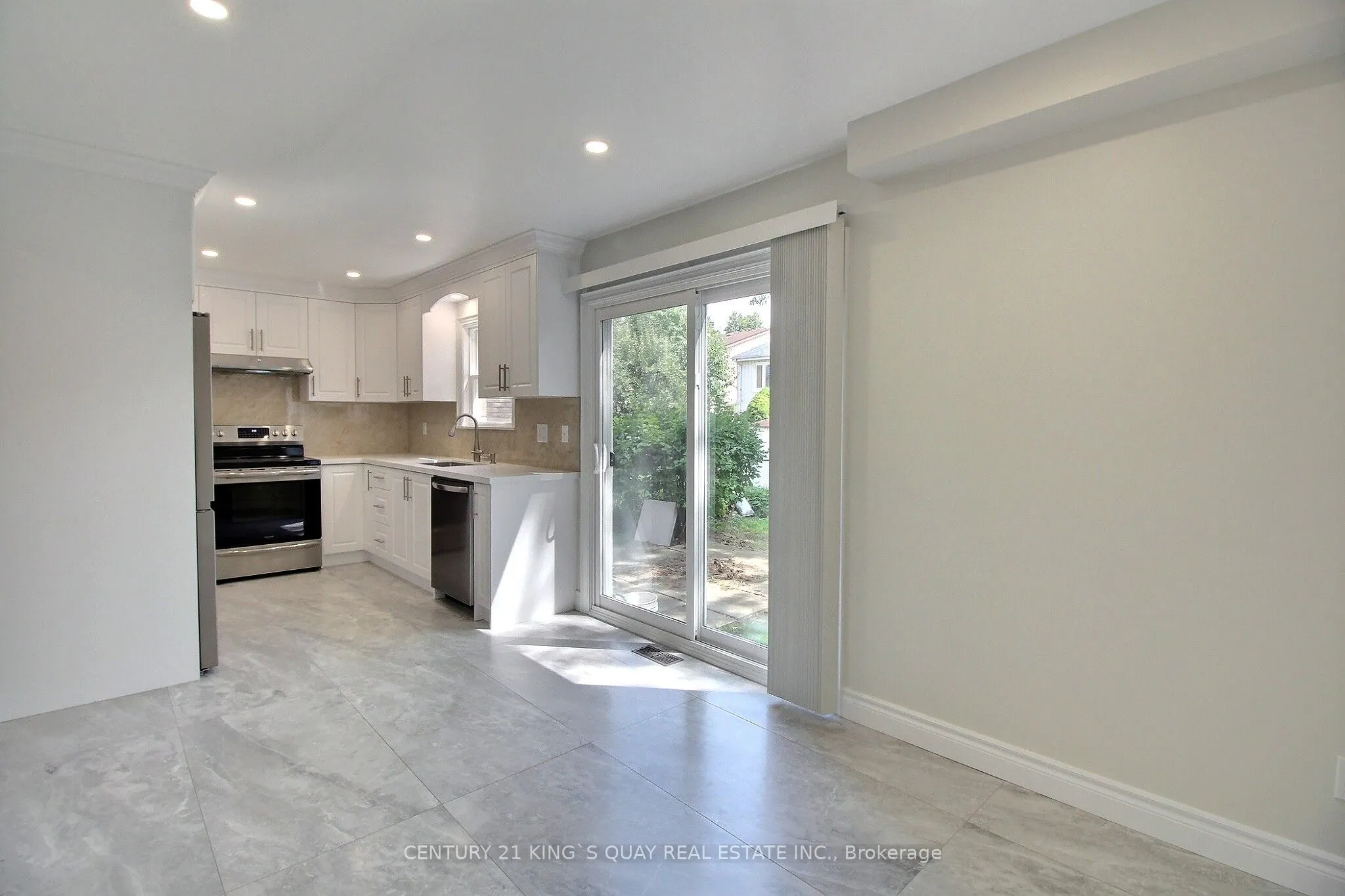 17 Sandyhook Square