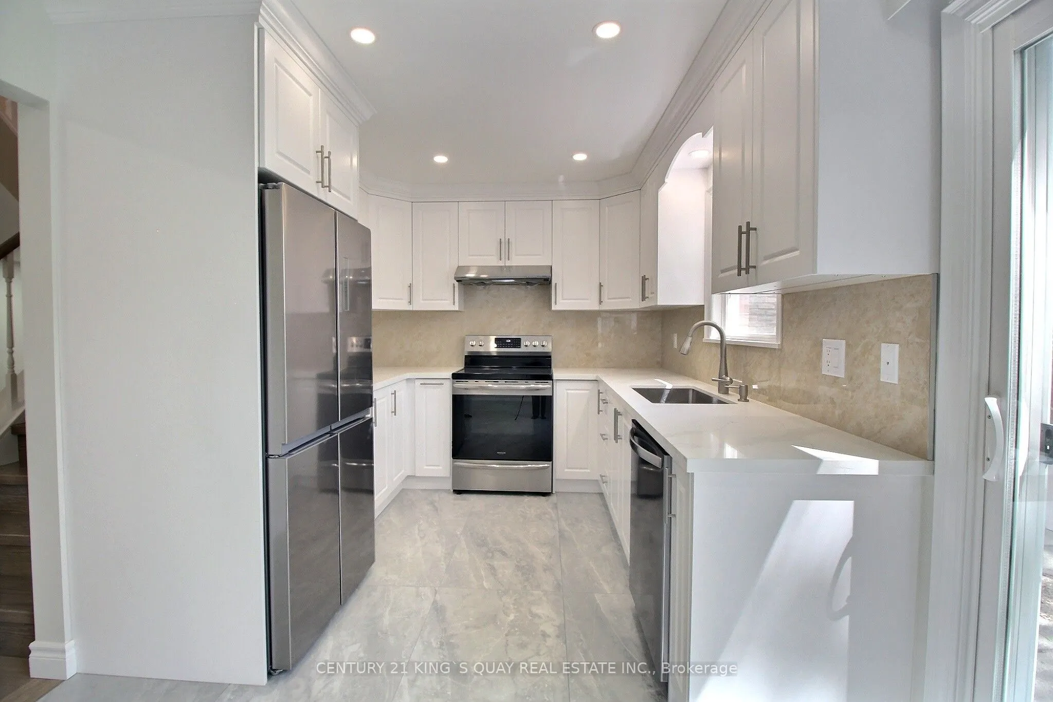 17 Sandyhook Square
