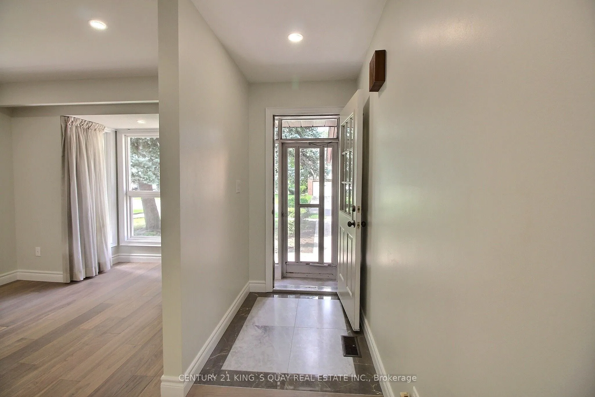 17 Sandyhook Square