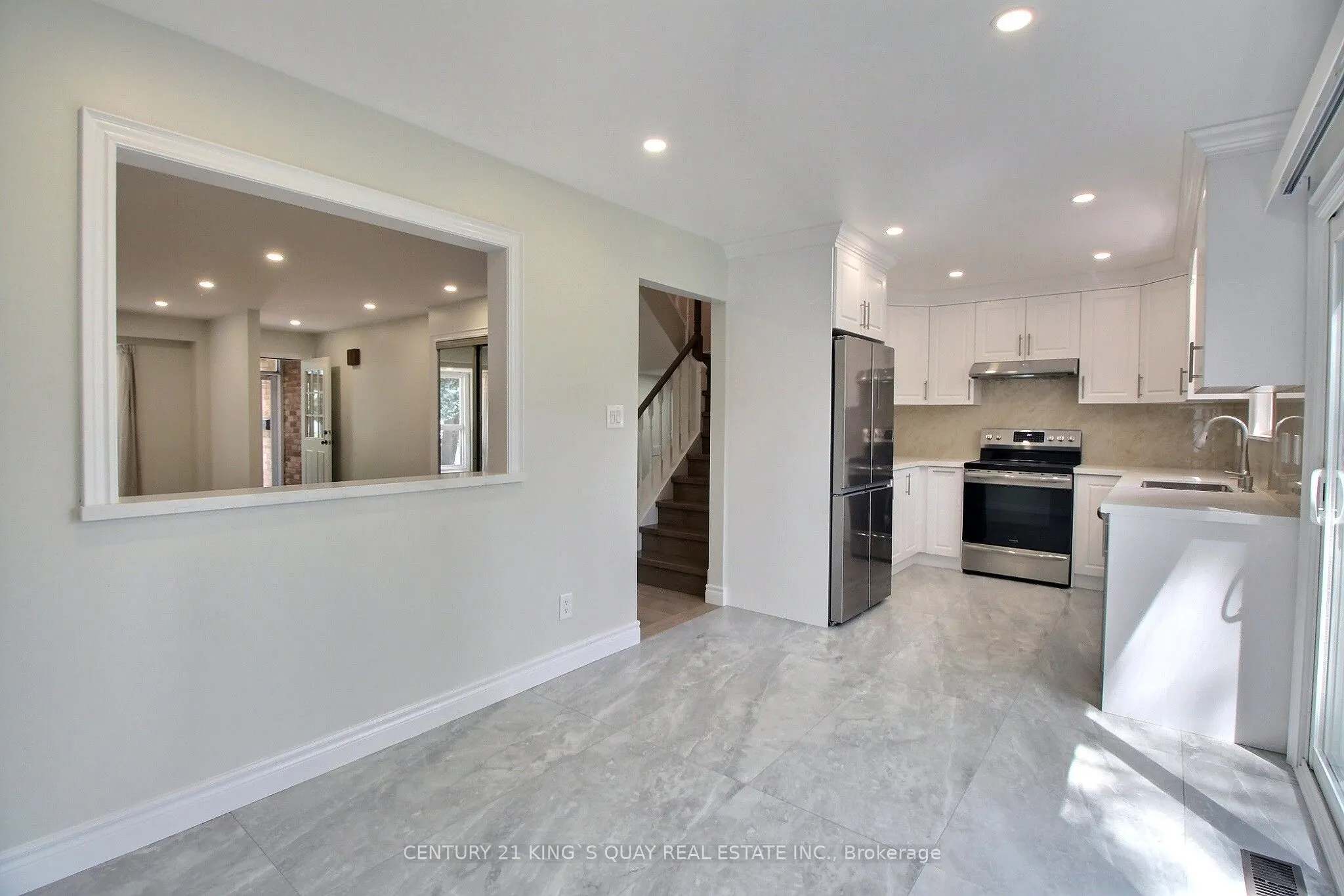 17 Sandyhook Square