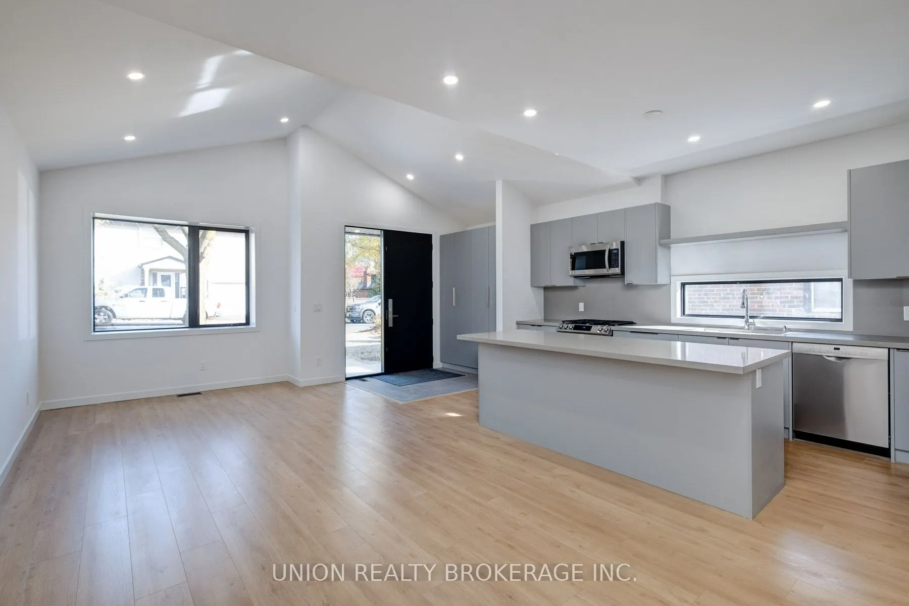 506 Scarborough Road, #Main Floor