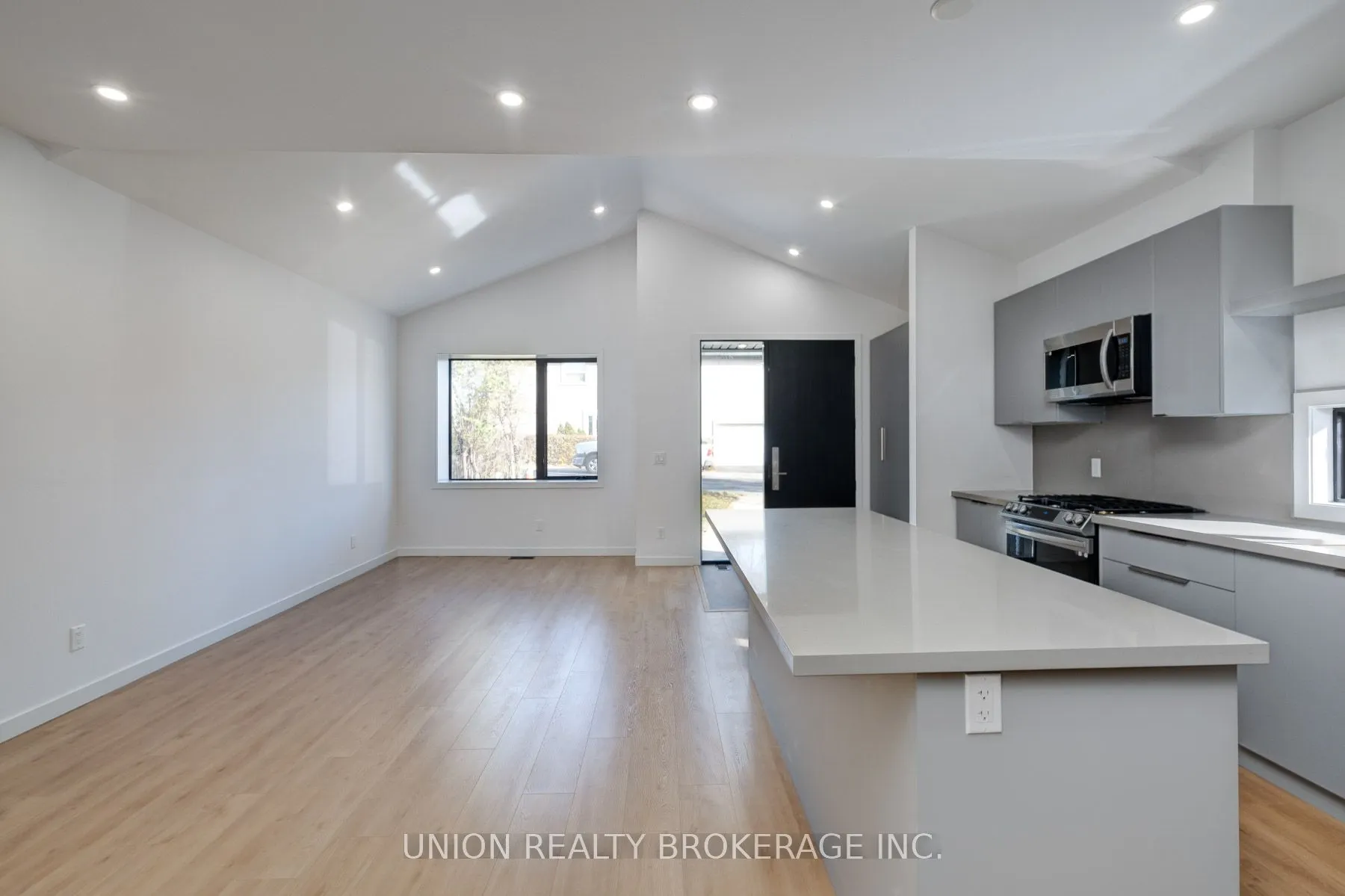 506 Scarborough Road, #Main Floor