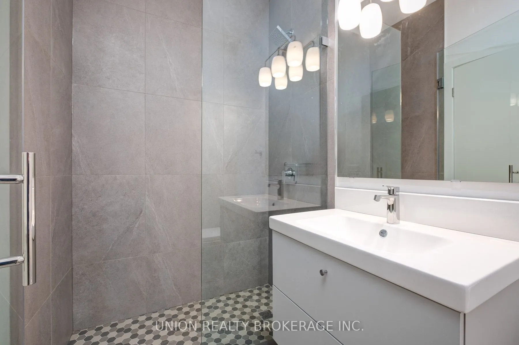 506 Scarborough Road, #Main Floor