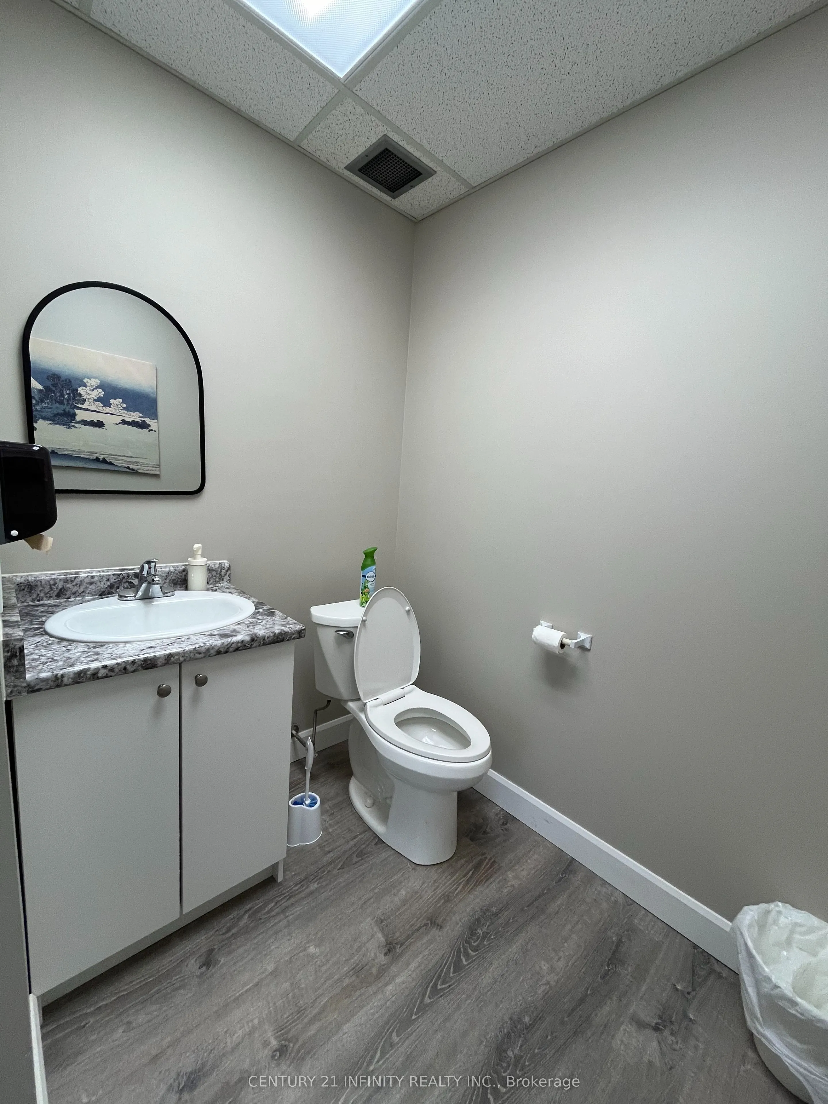 601 Harwood Avenue S, #207