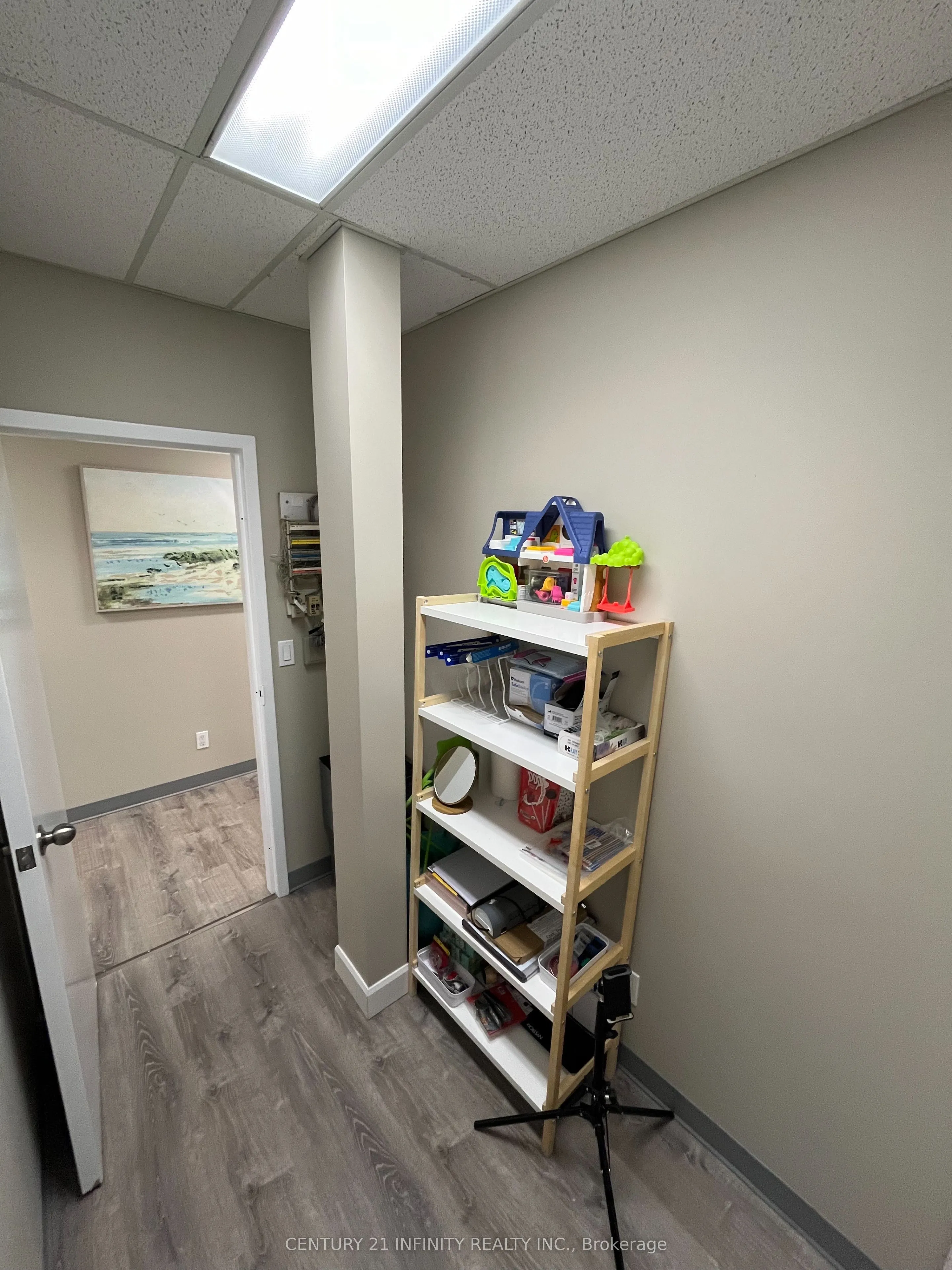 601 Harwood Avenue S, #207