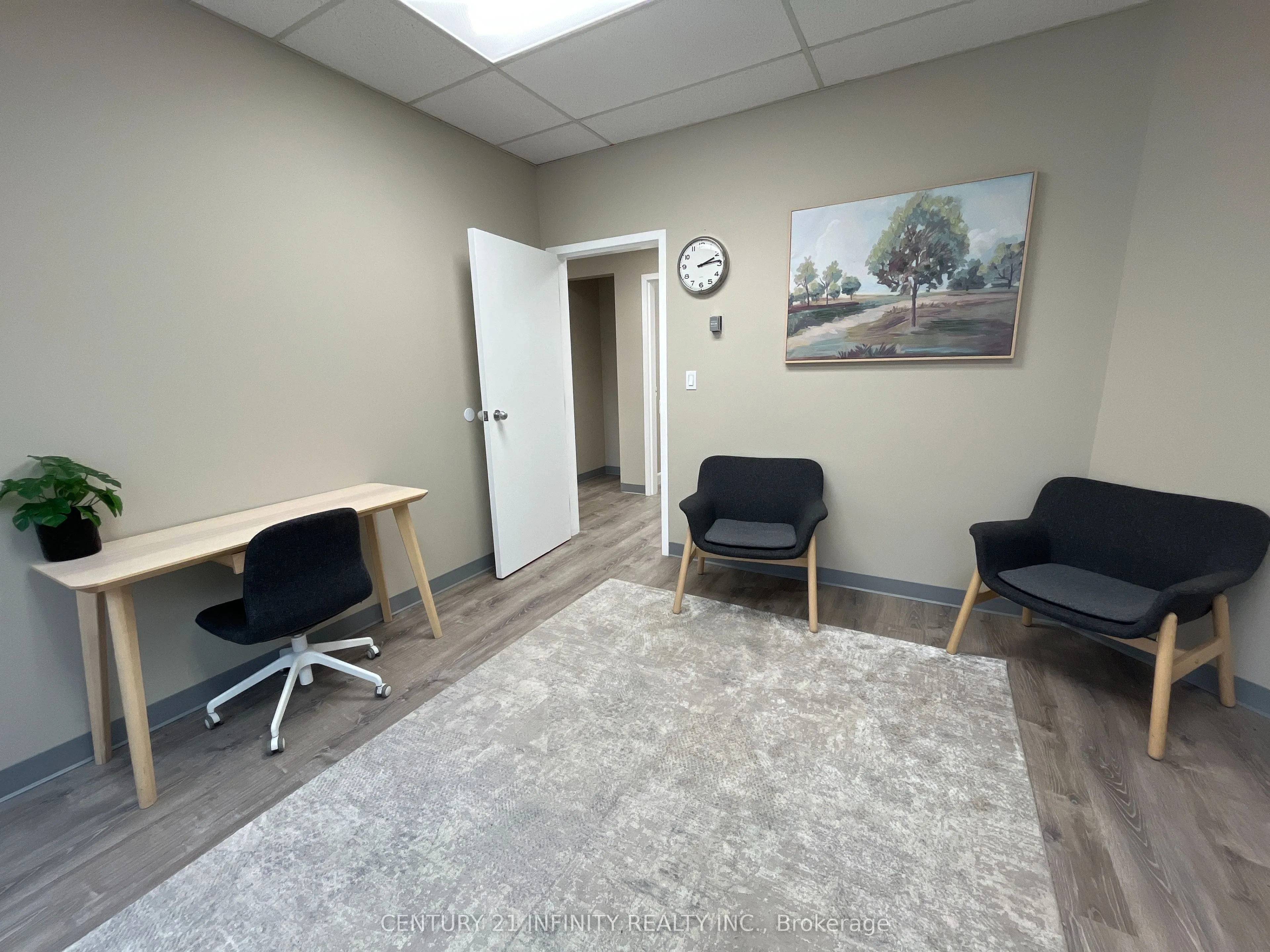 601 Harwood Avenue S, #207