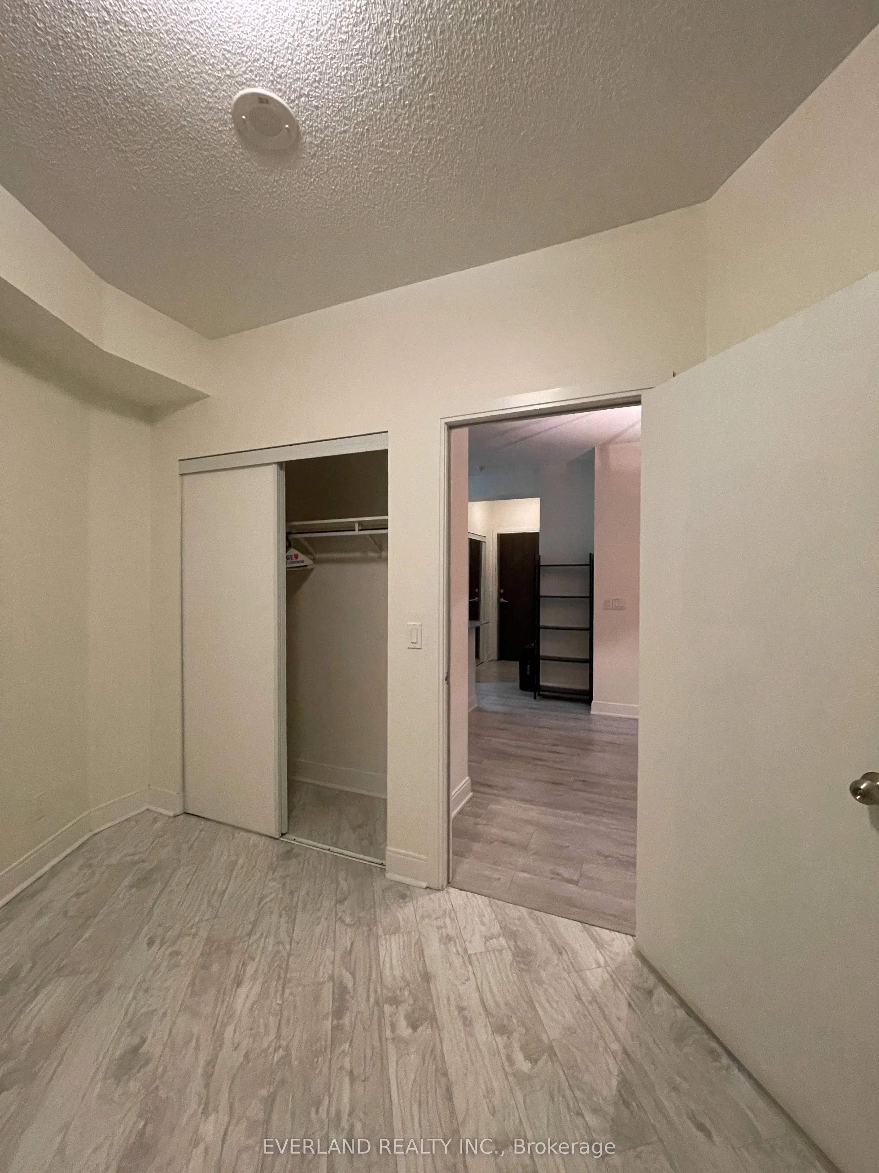 125 Village Green Square, #610