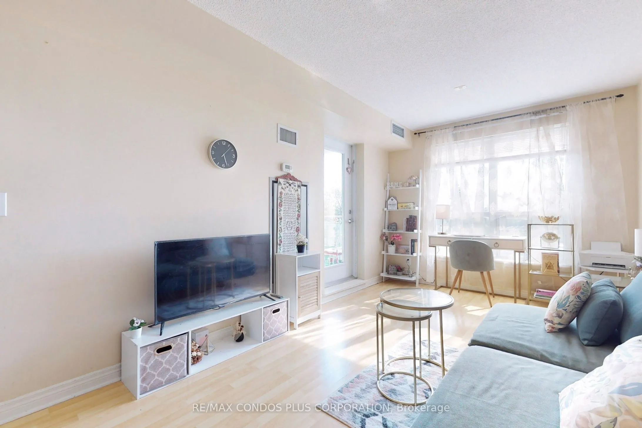 60 Fairfax Crescent, #315