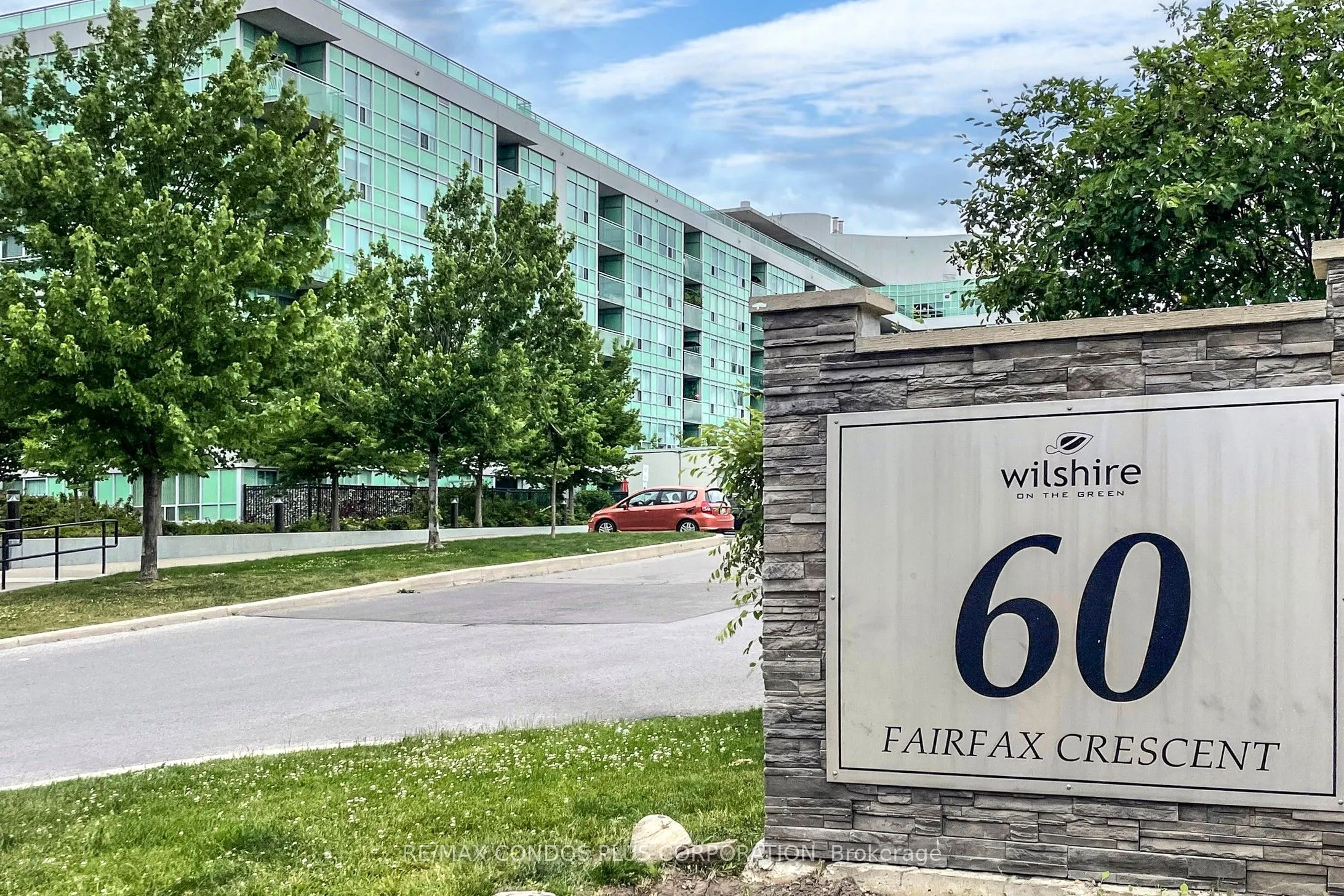 60 Fairfax Crescent, #315