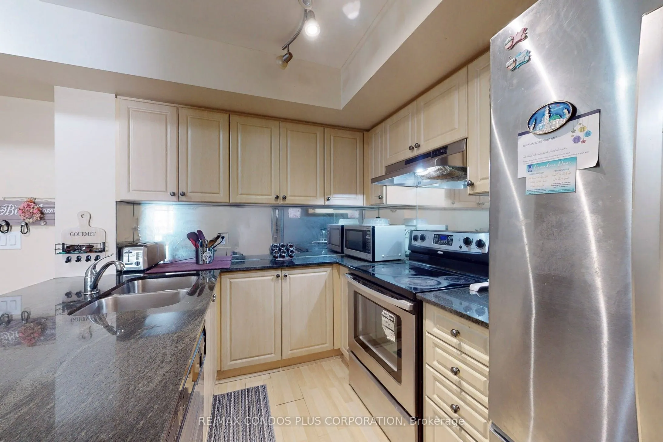 60 Fairfax Crescent, #315