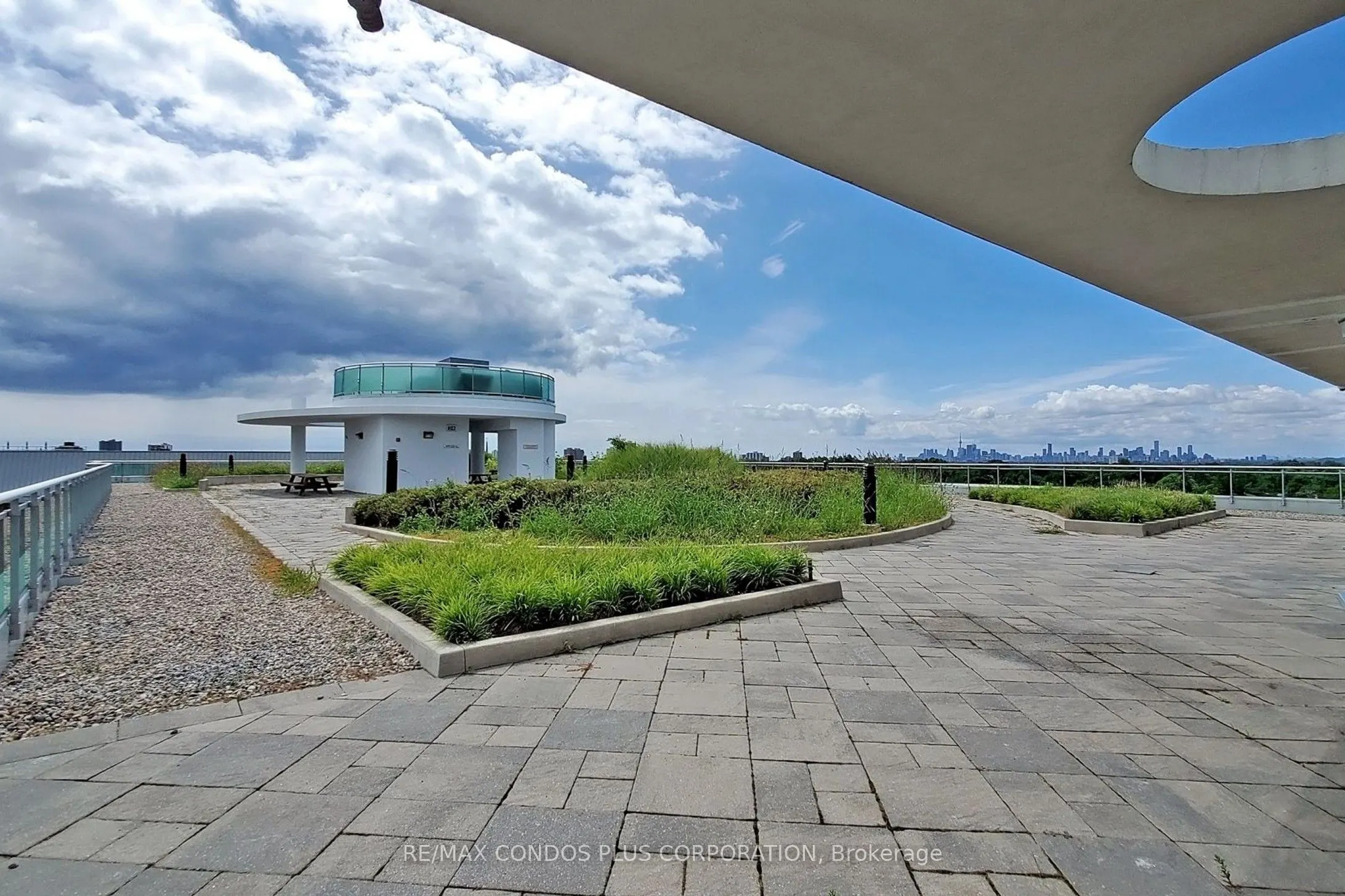 60 Fairfax Crescent, #315