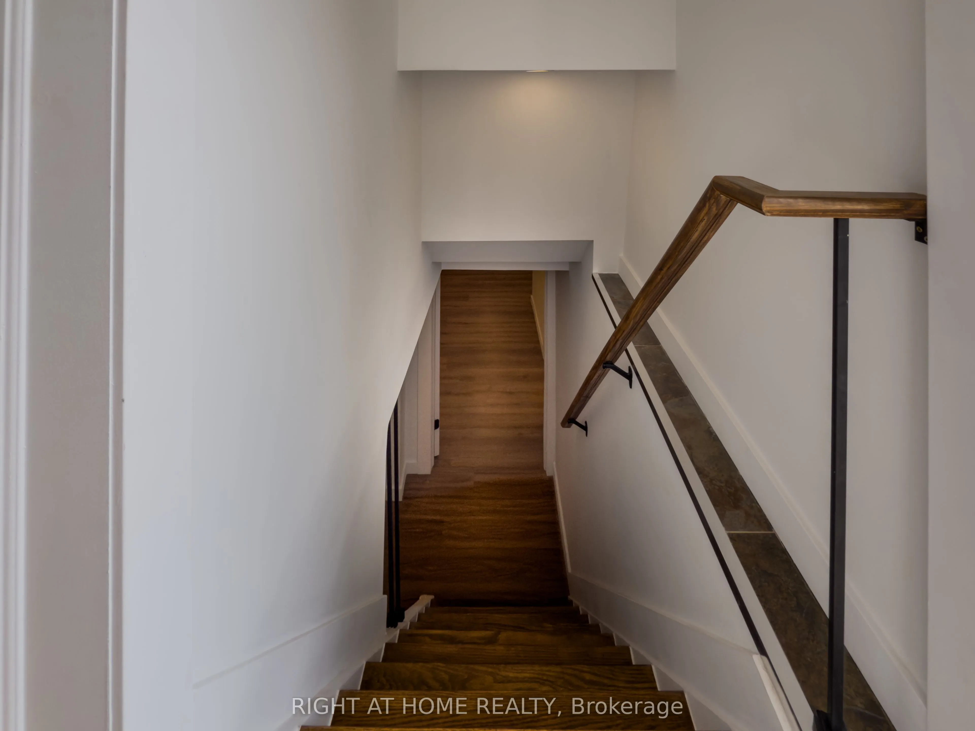 32 Brenton Street