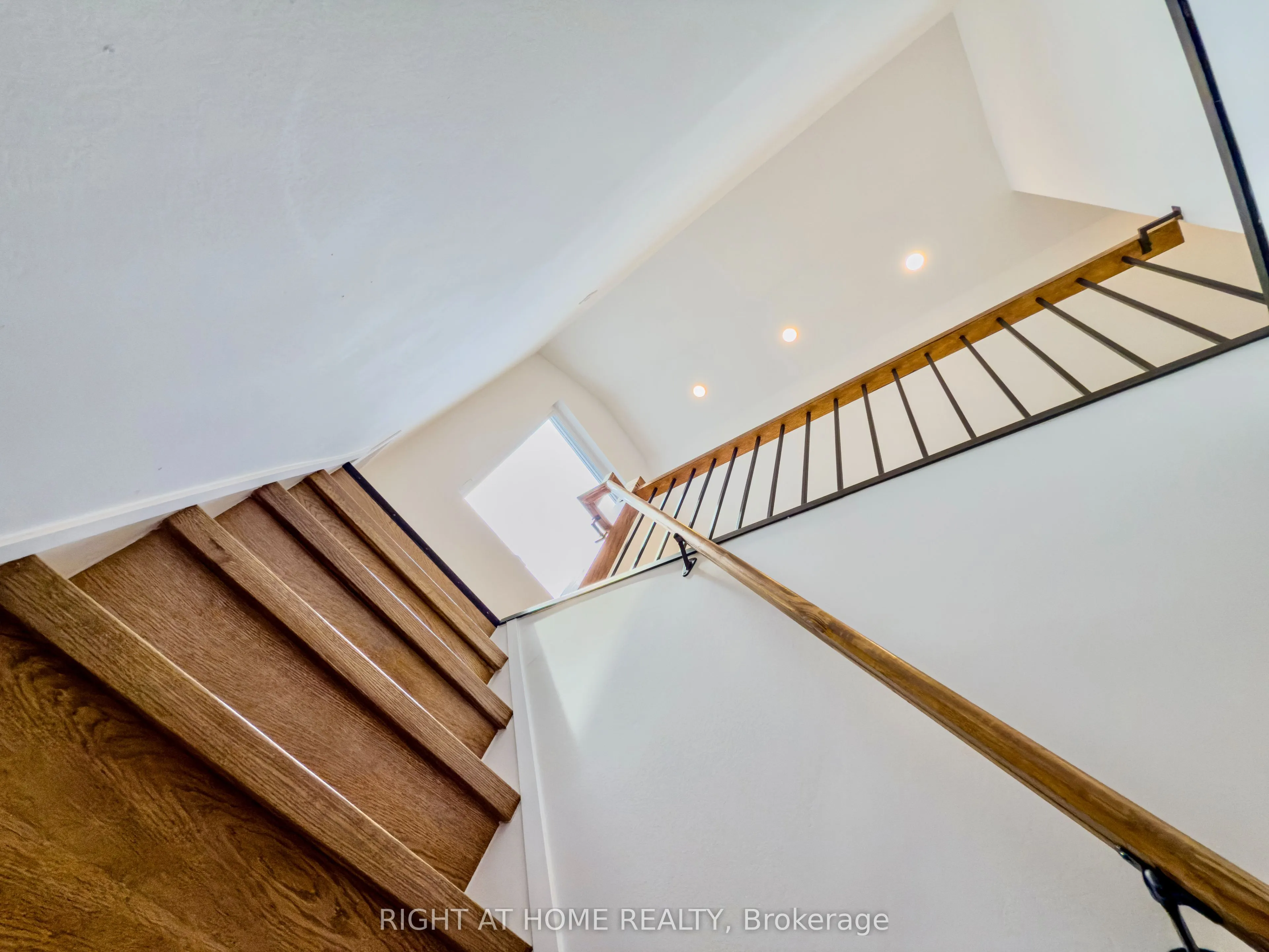 32 Brenton Street