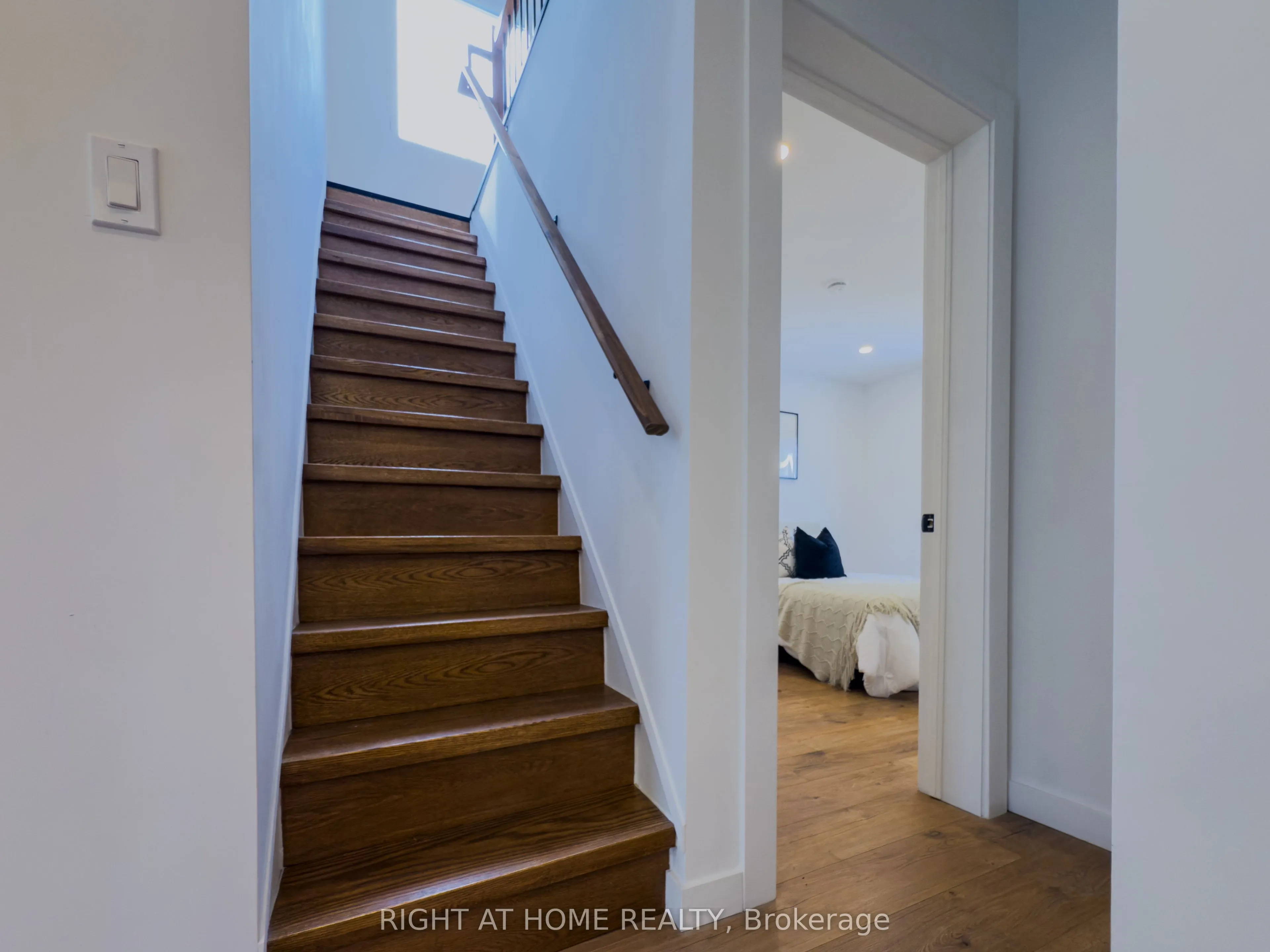 32 Brenton Street
