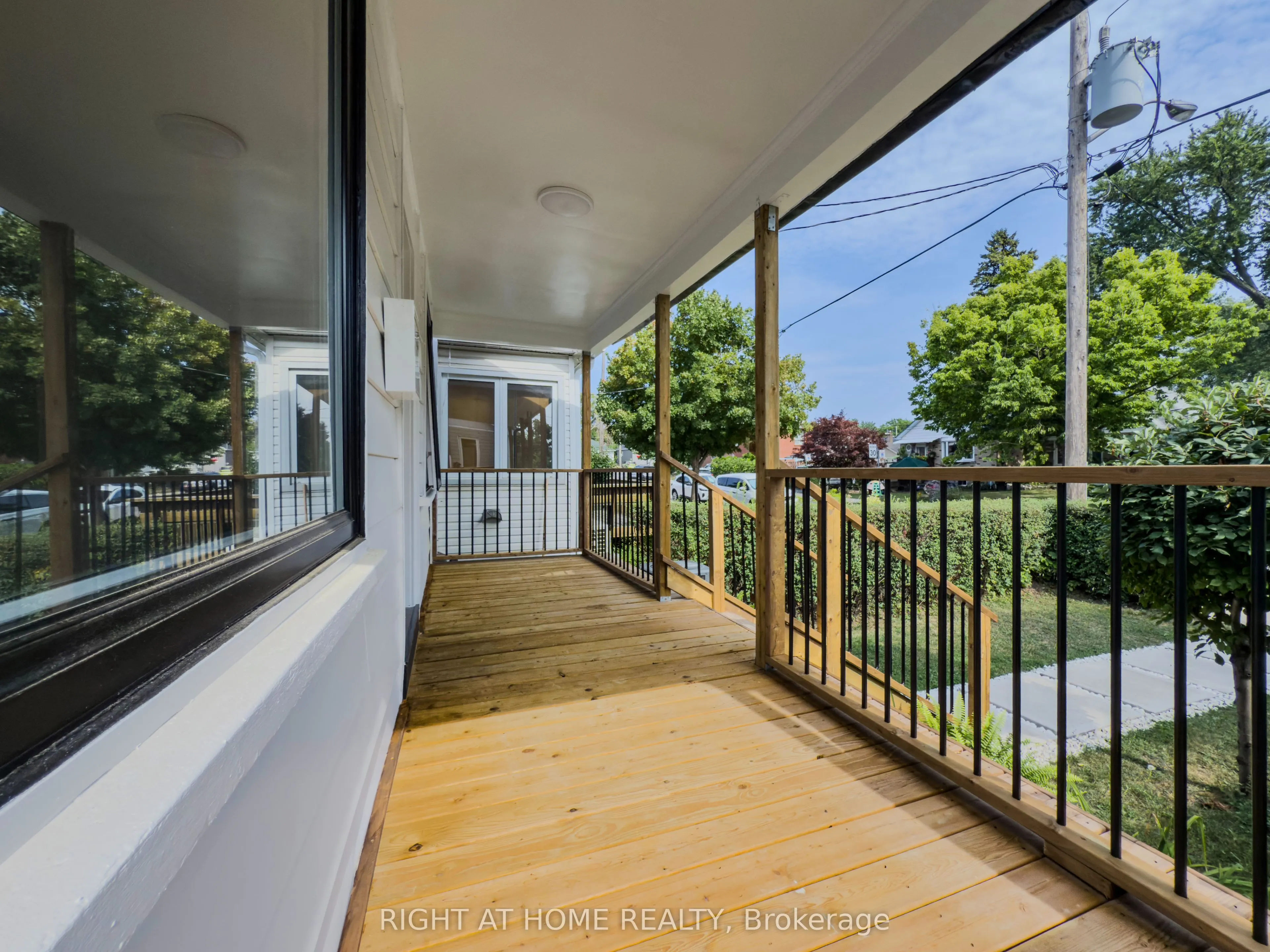 32 Brenton Street