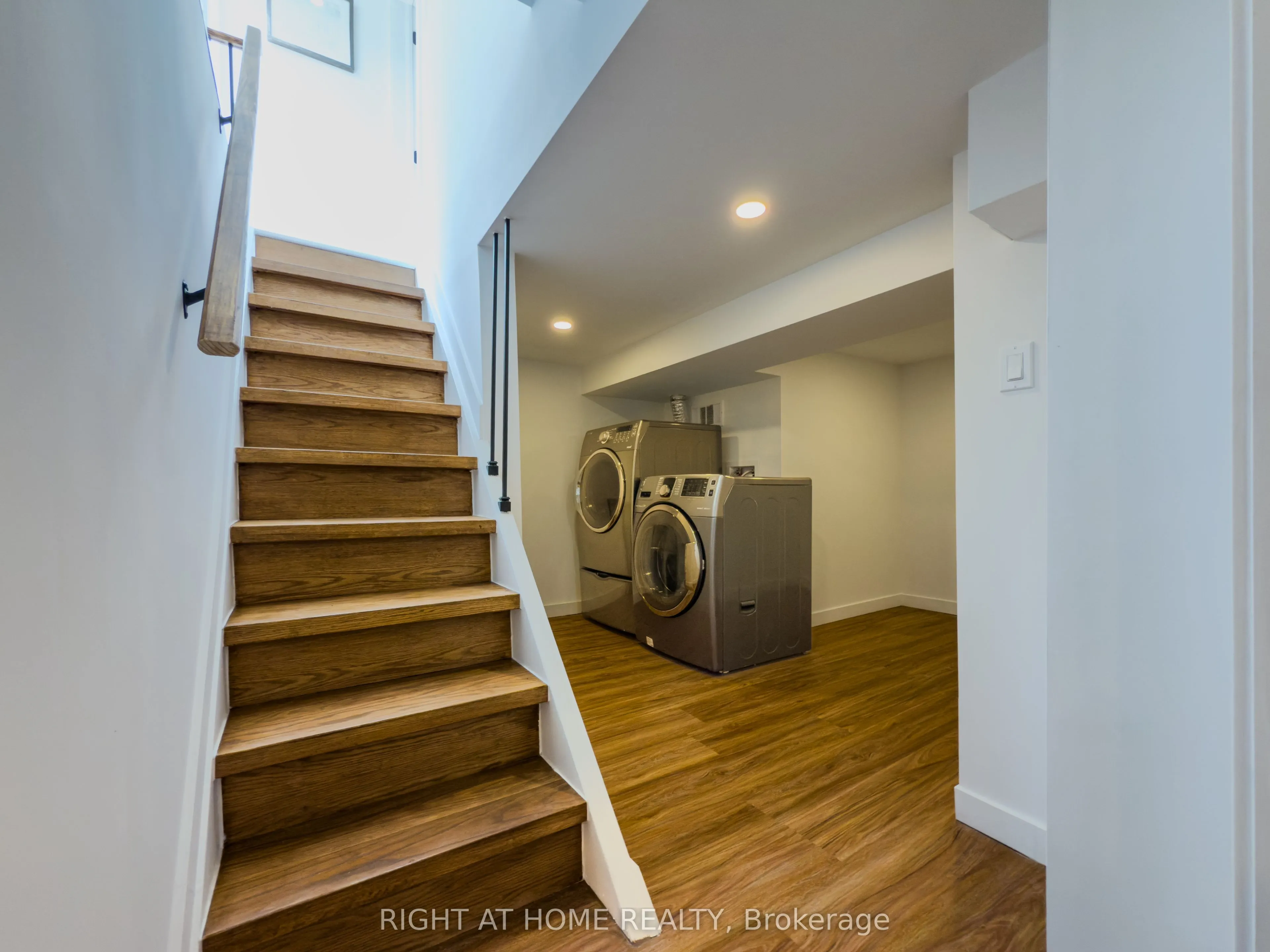 32 Brenton Street