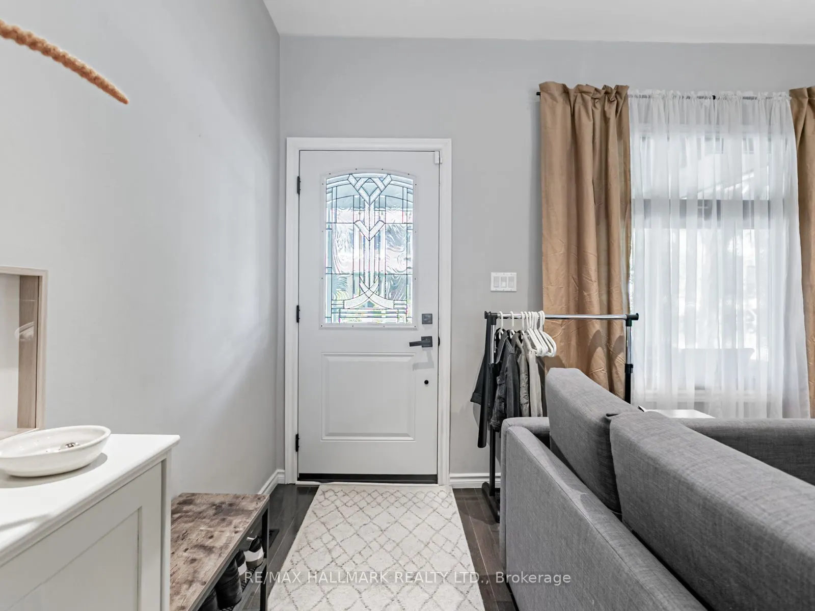 47 Hazelwood Avenue, #Main & 2nd Floor