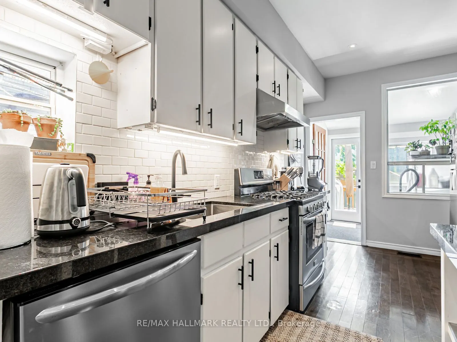 47 Hazelwood Avenue, #Main & 2nd Floor