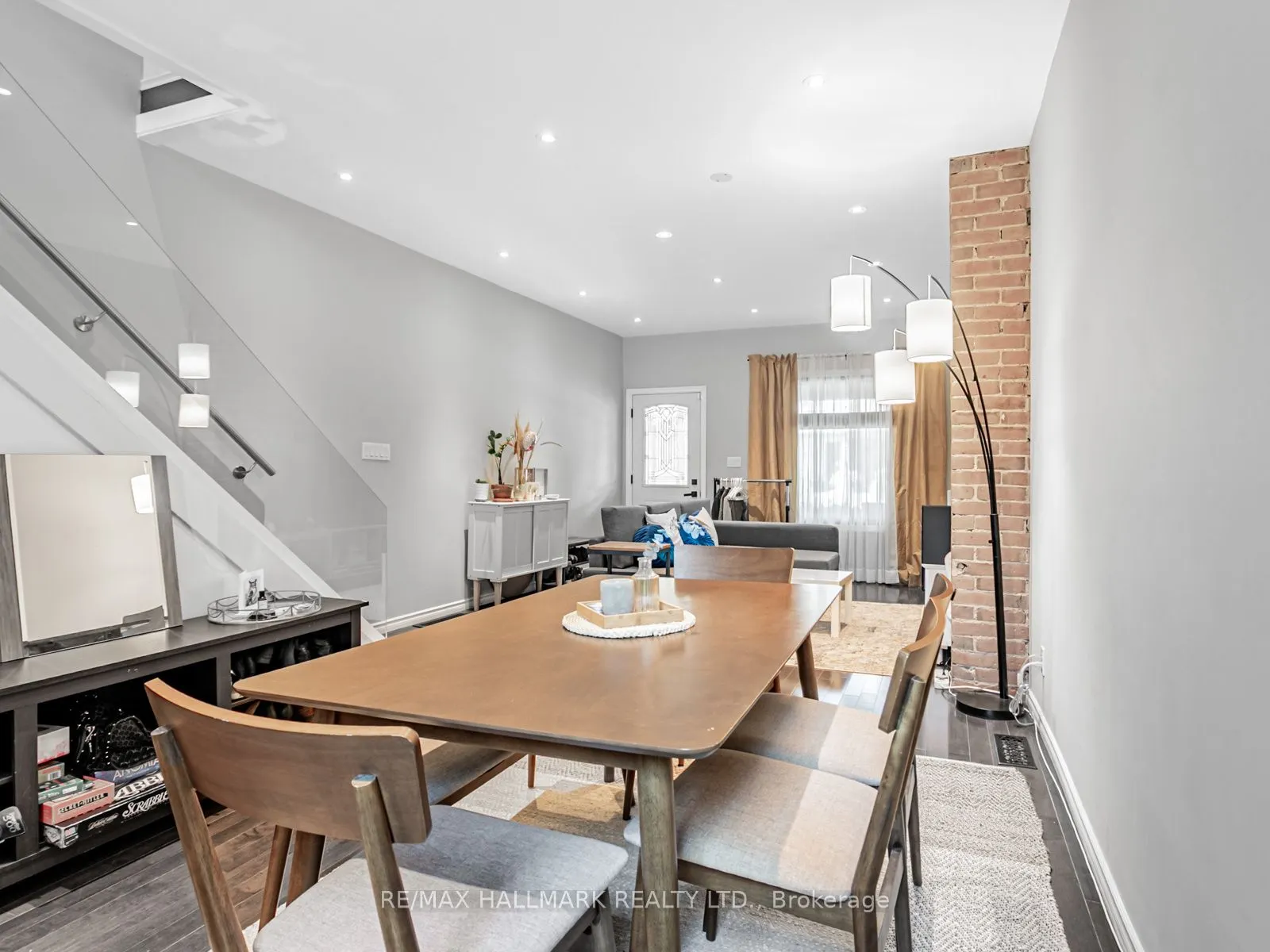 47 Hazelwood Avenue, #Main & 2nd Floor