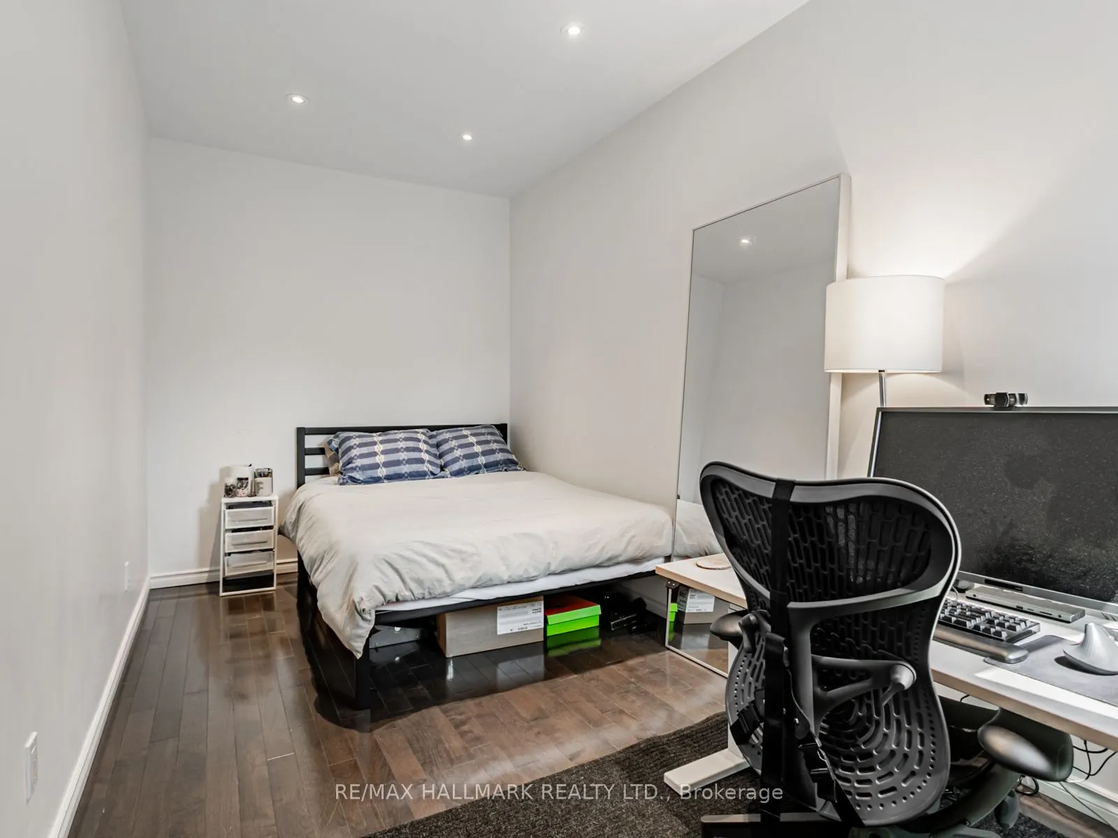 47 Hazelwood Avenue, #Main & 2nd Floor