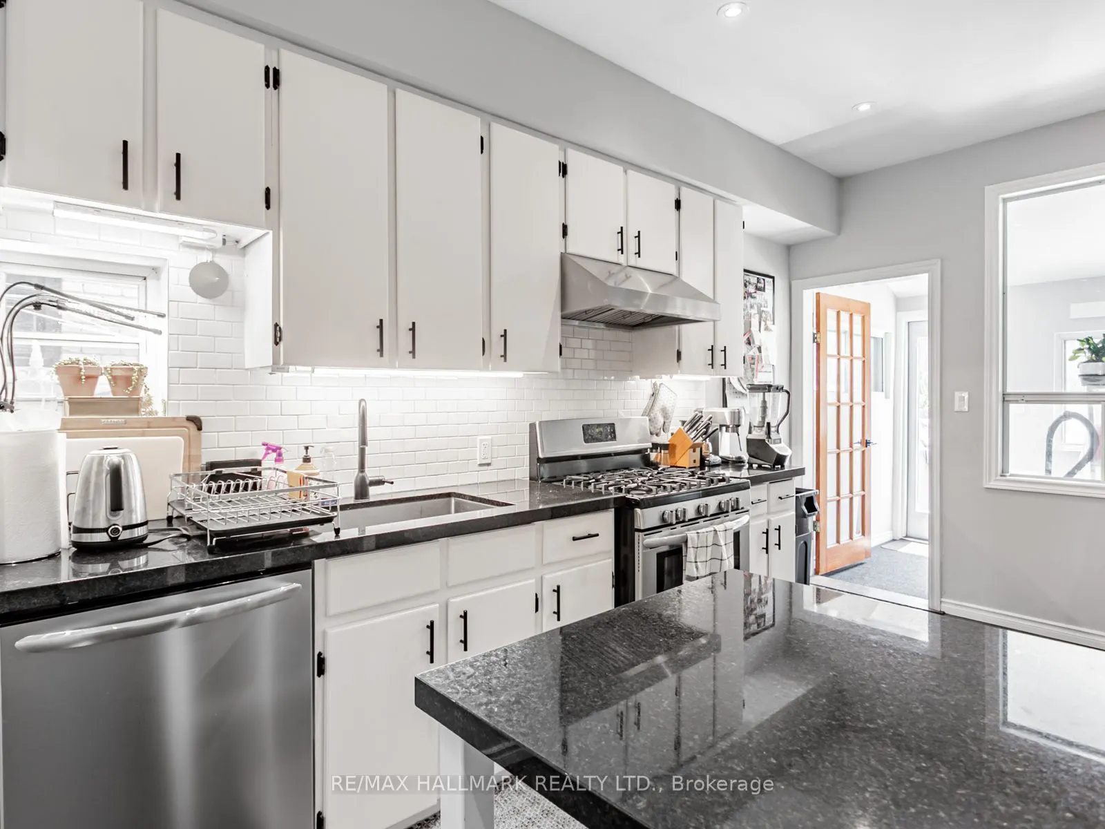 47 Hazelwood Avenue, #Main & 2nd Floor