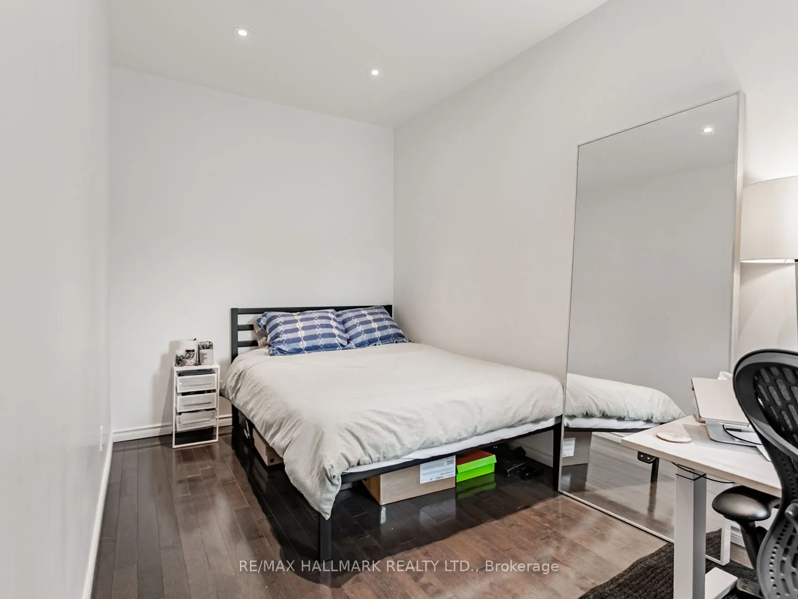 47 Hazelwood Avenue, #Main & 2nd Floor