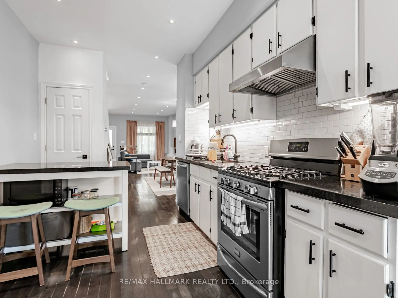 47 Hazelwood Avenue, #Main & 2nd Floor