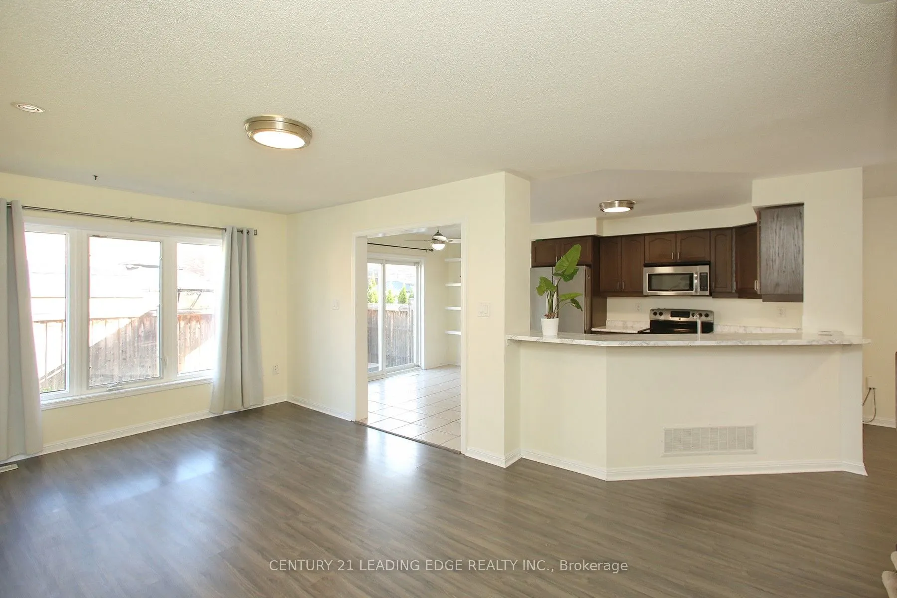 1810 Parkhurst Crescent