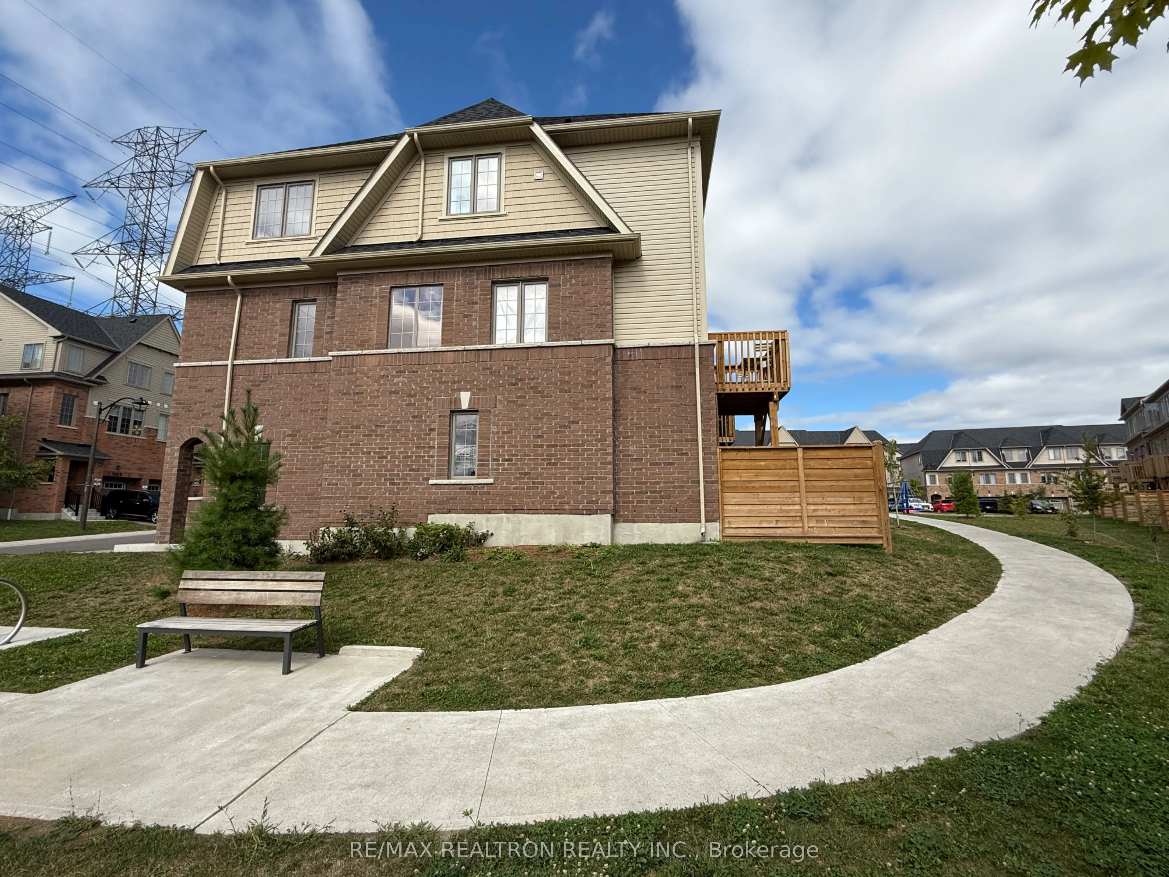 2674 Magdalene Path E, #100