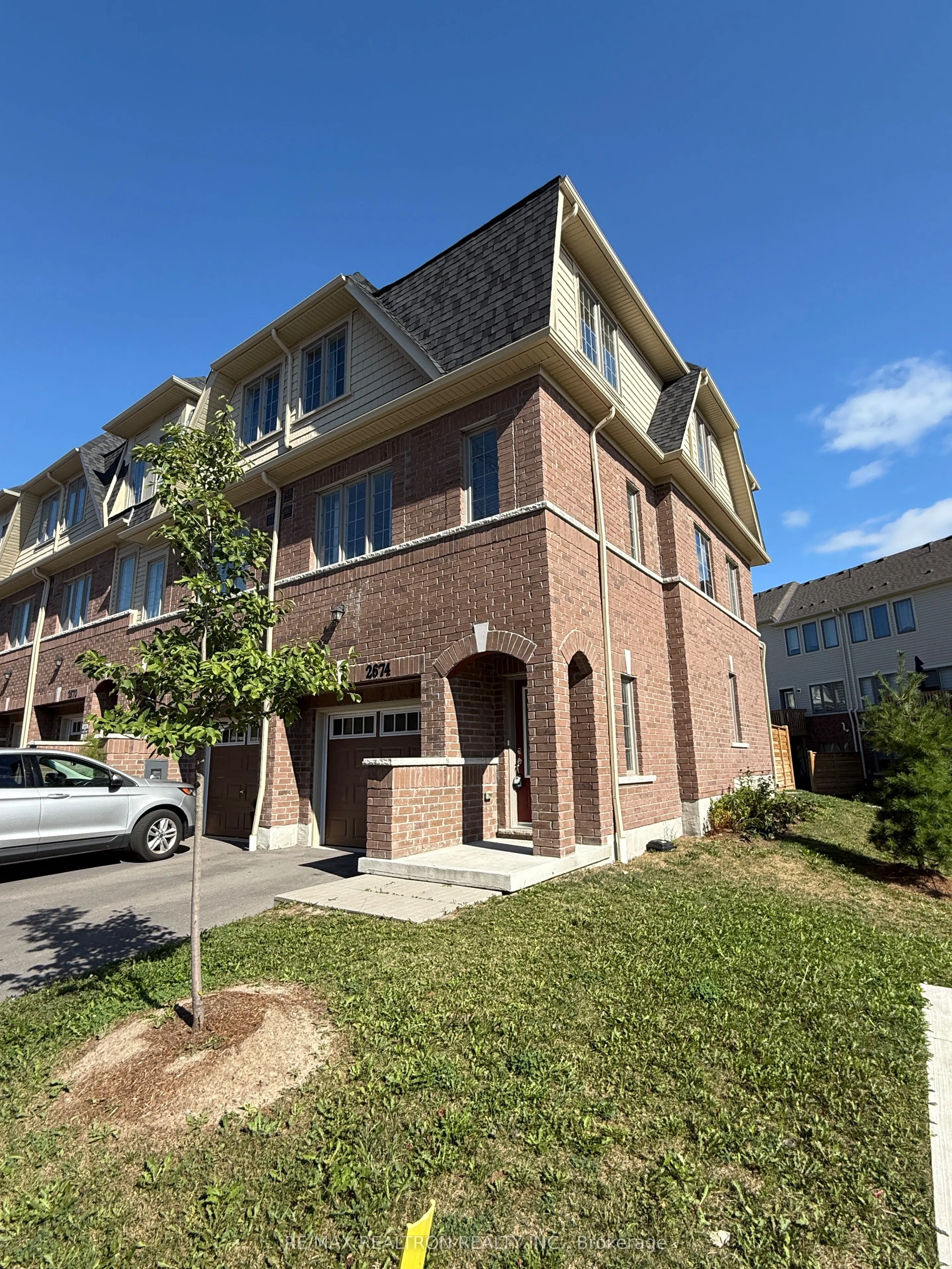 2674 Magdalene Path E, #100
