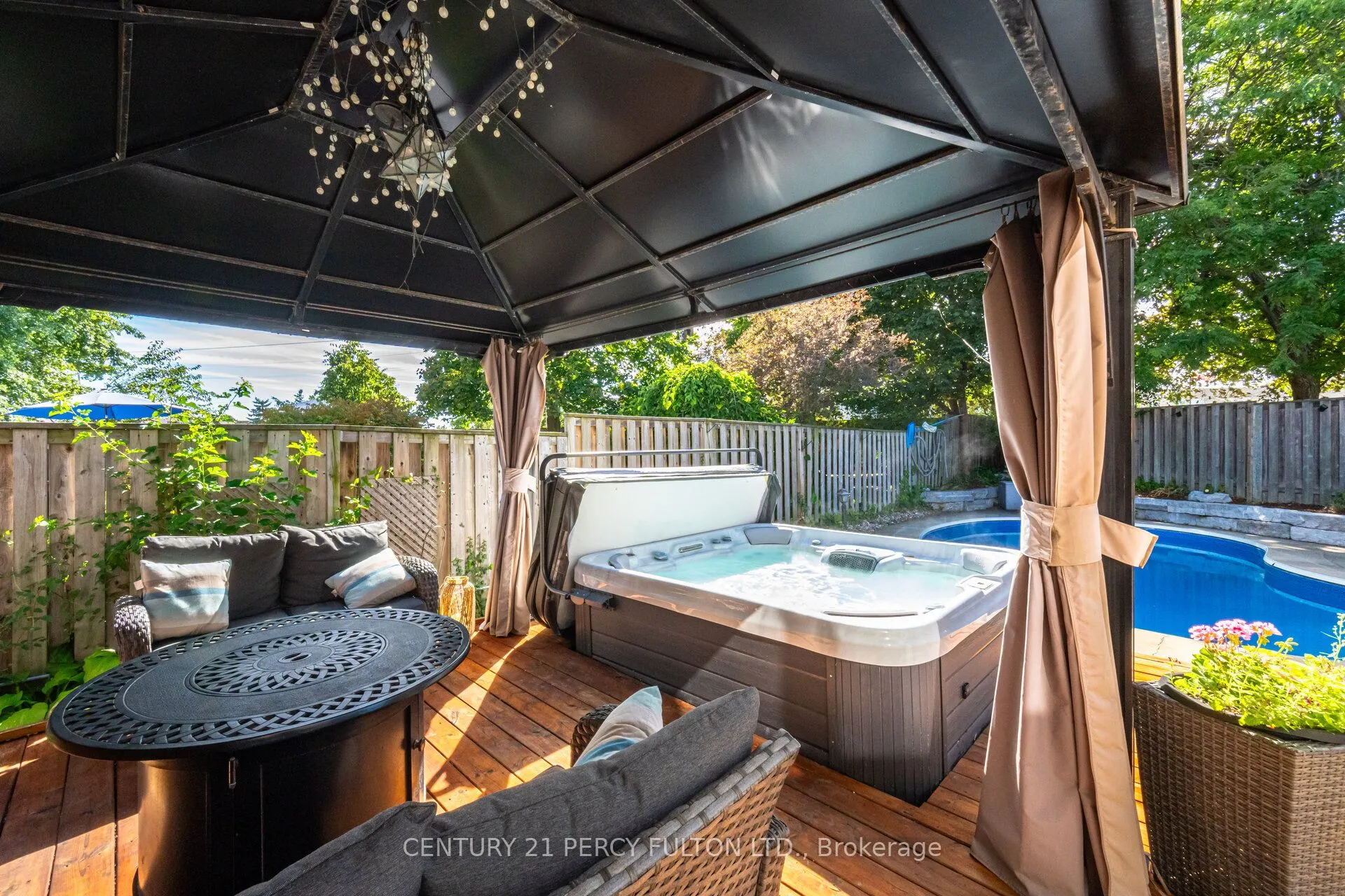 718 Pebble Court
