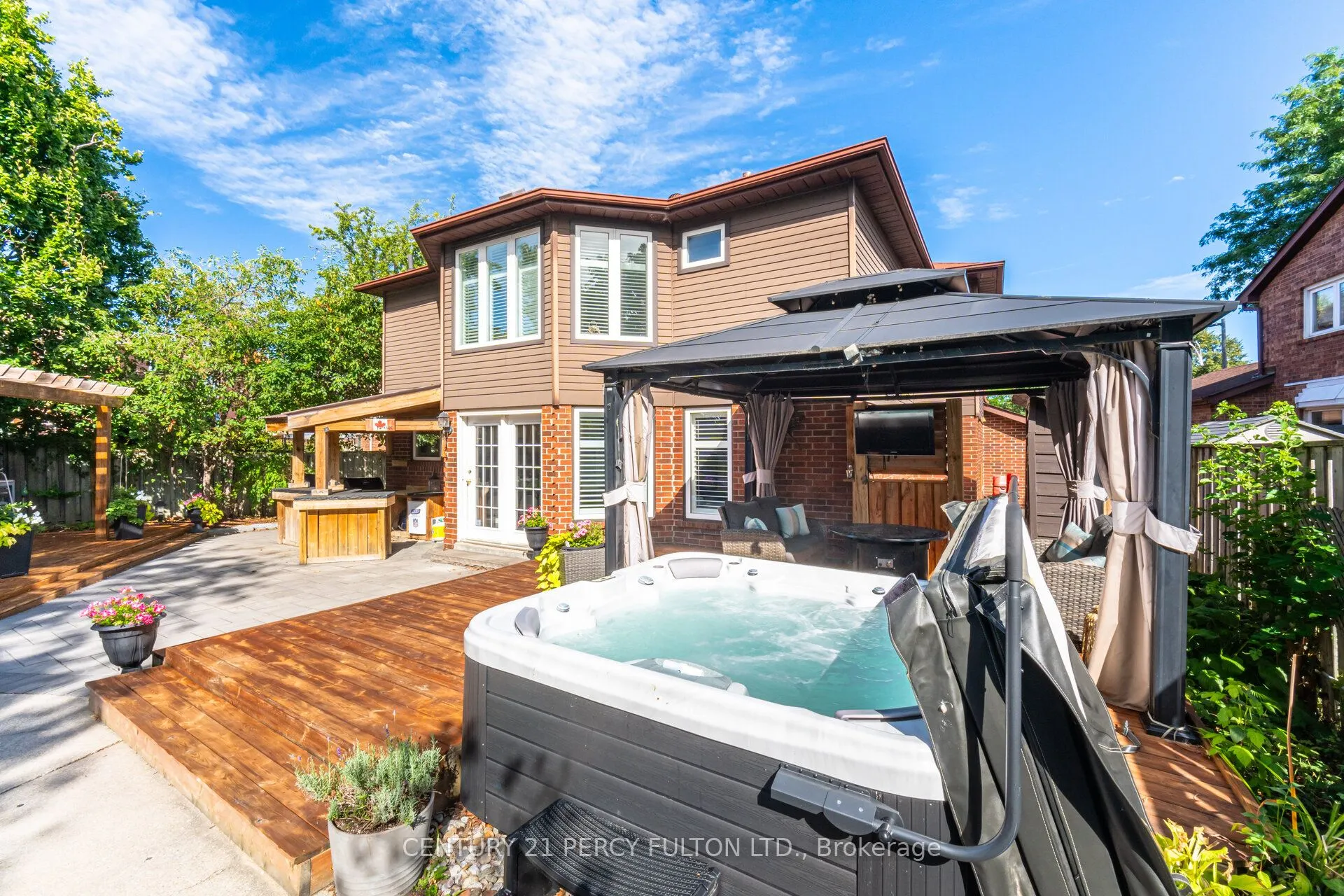 718 Pebble Court