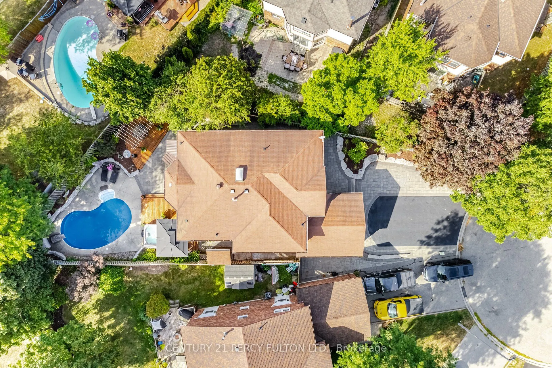 718 Pebble Court