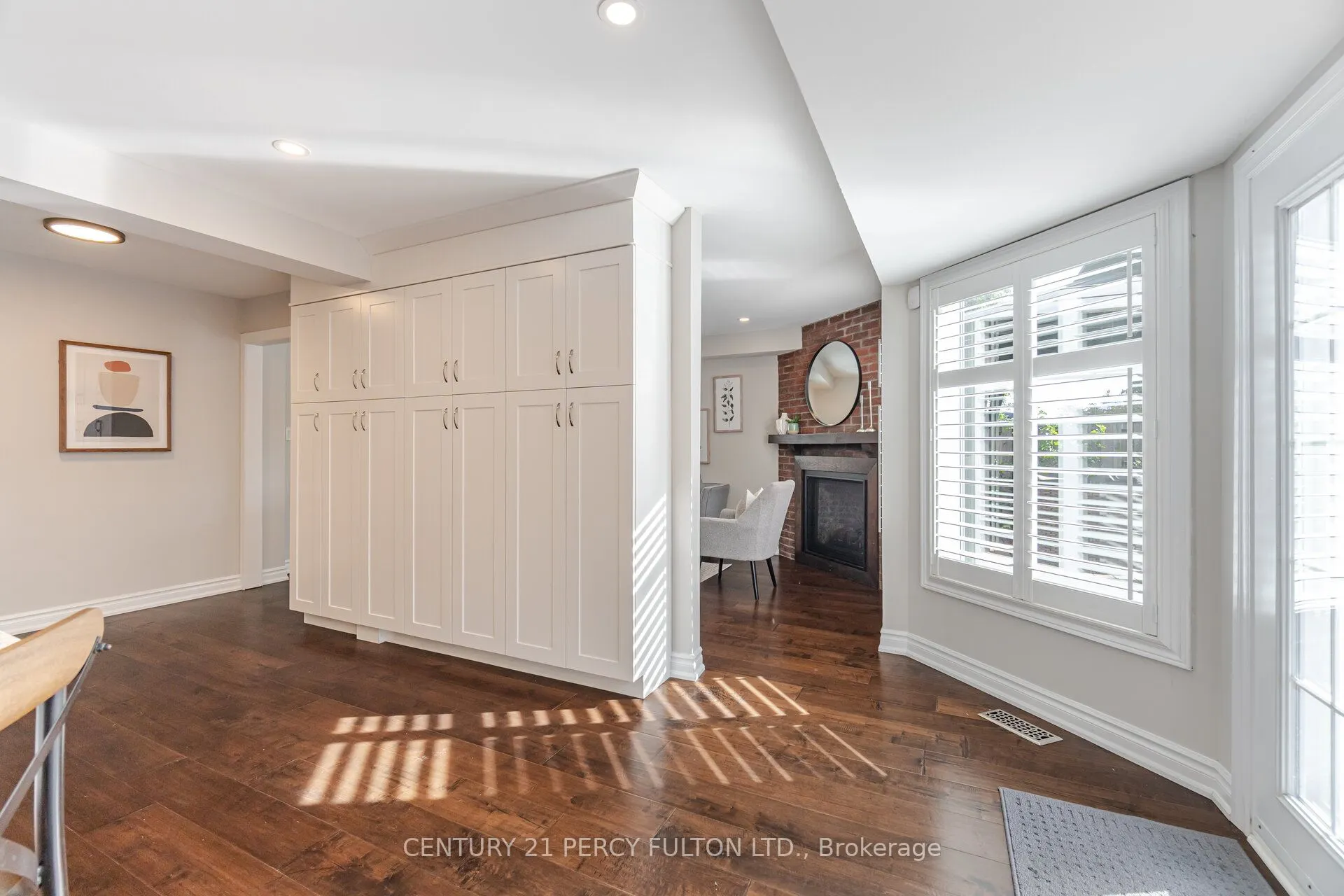 718 Pebble Court
