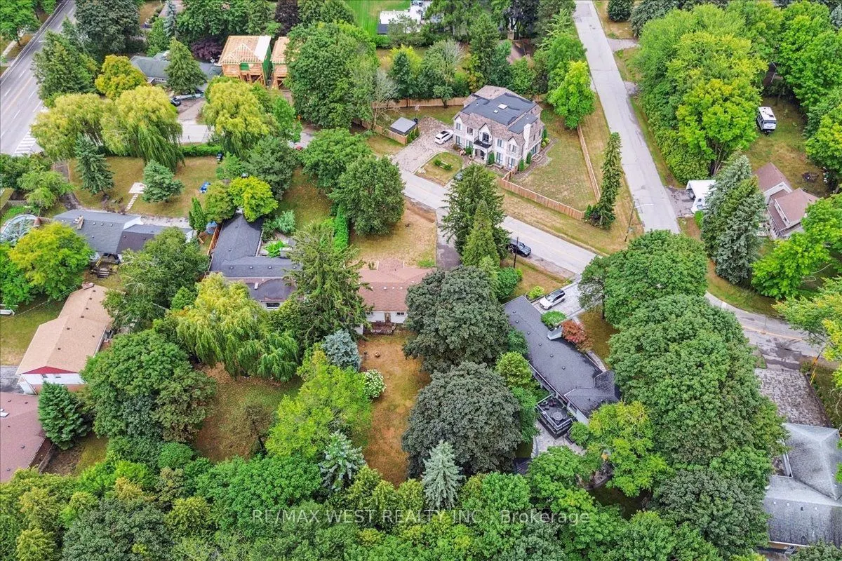 106 Cedar Brae Boulevard