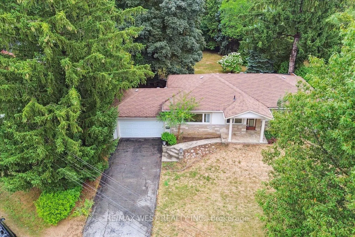106 Cedar Brae Boulevard