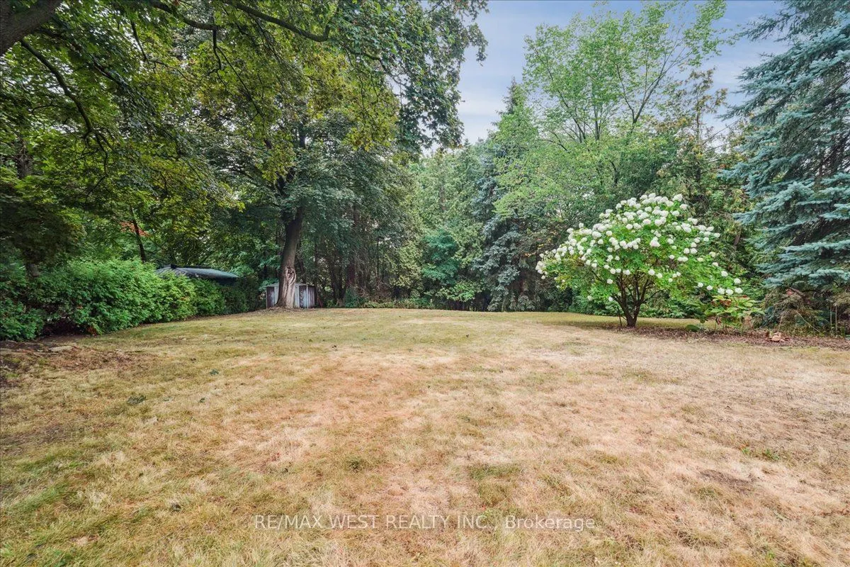 106 Cedar Brae Boulevard