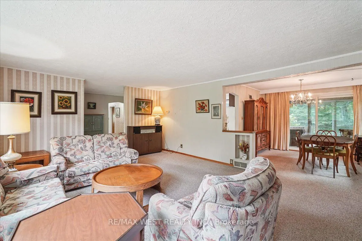 106 Cedar Brae Boulevard