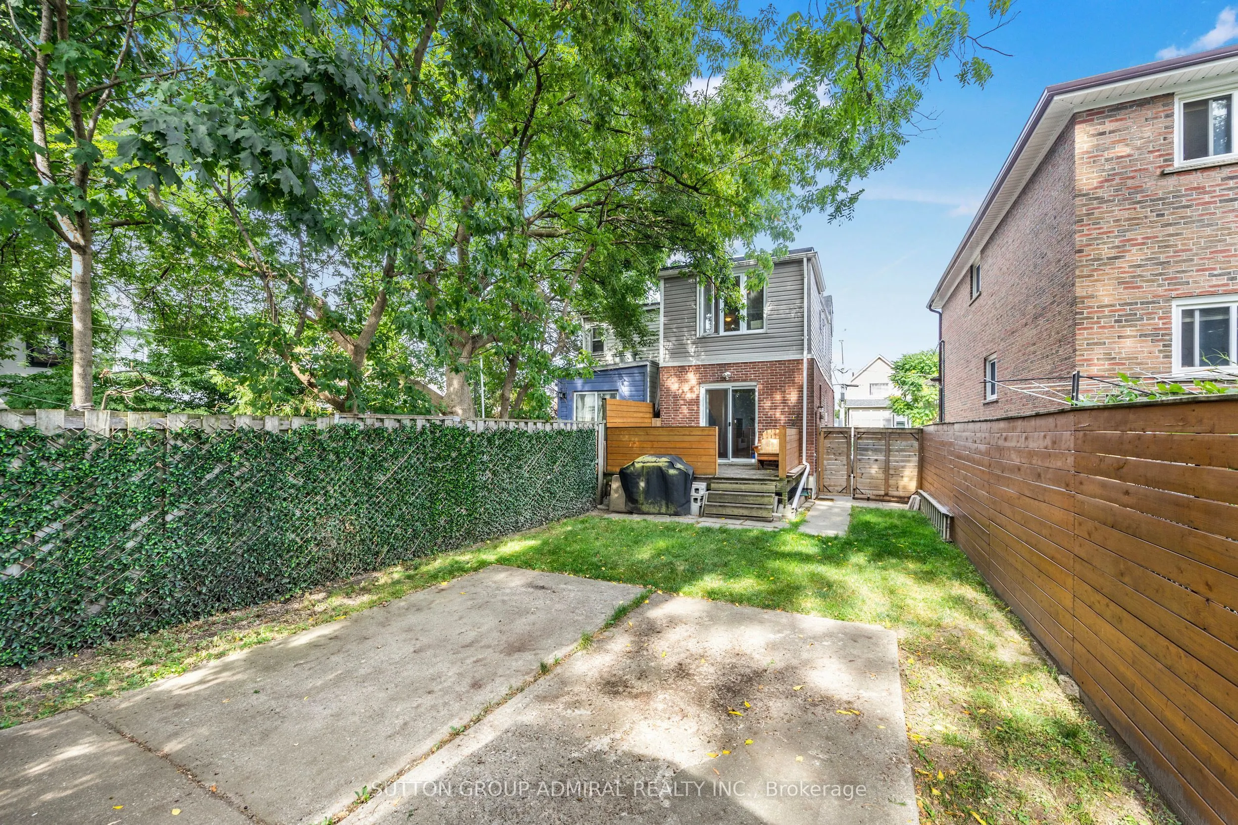 30 Everett Crescent